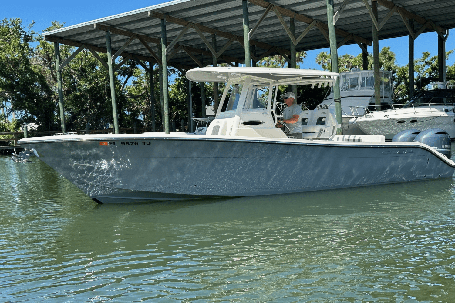 2023 Cobia 262 CENTER CONSOLE Image Thumbnail #4
