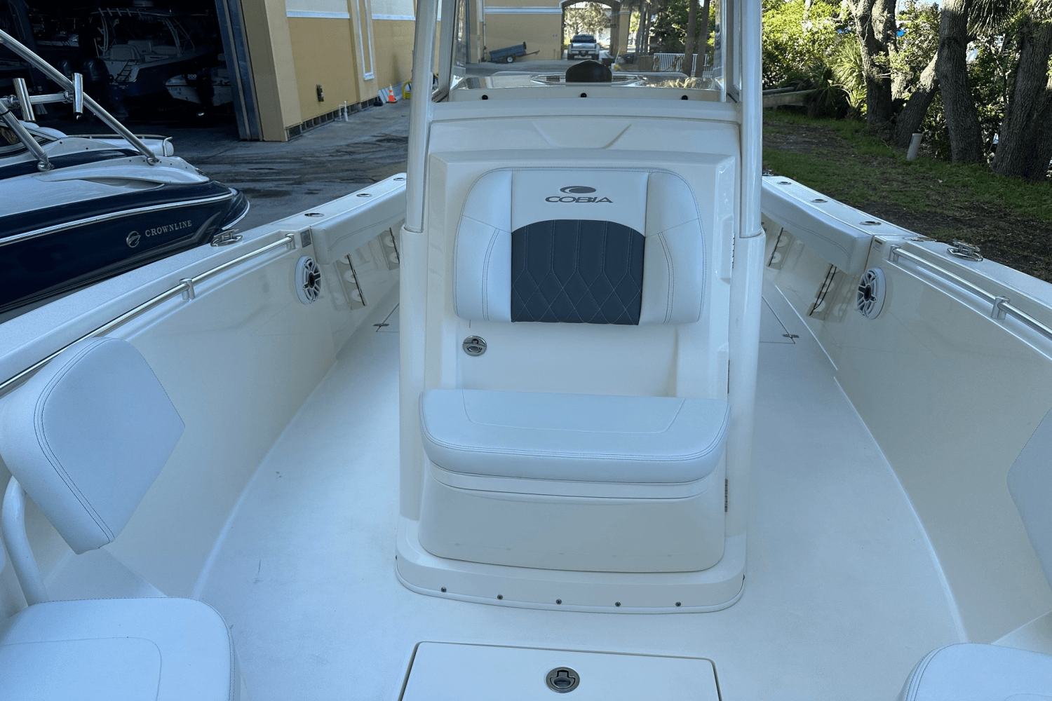 2023 Cobia 262 CENTER CONSOLE Image Thumbnail #40
