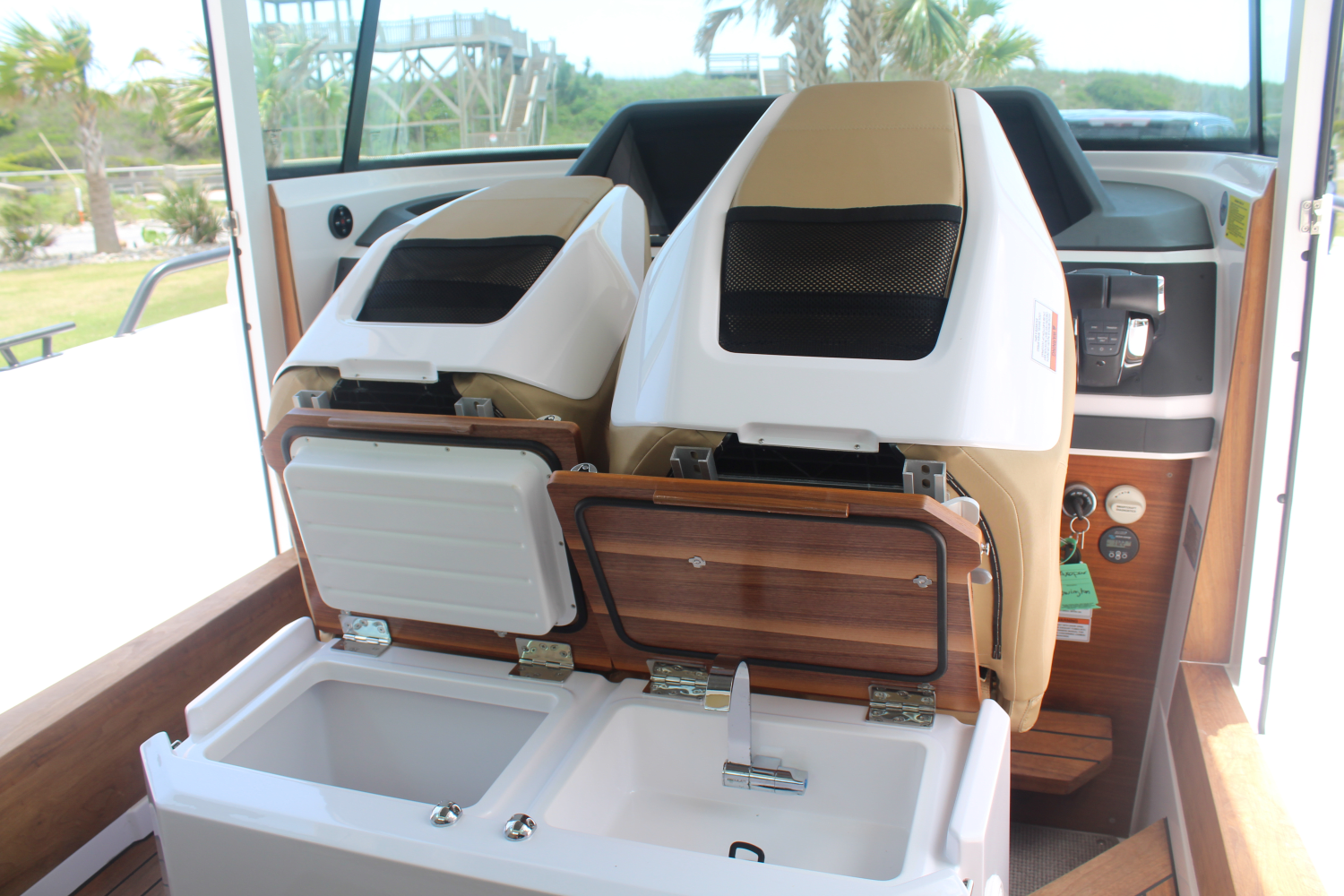 2021 Axopar 28 CABIN Image Thumbnail #17