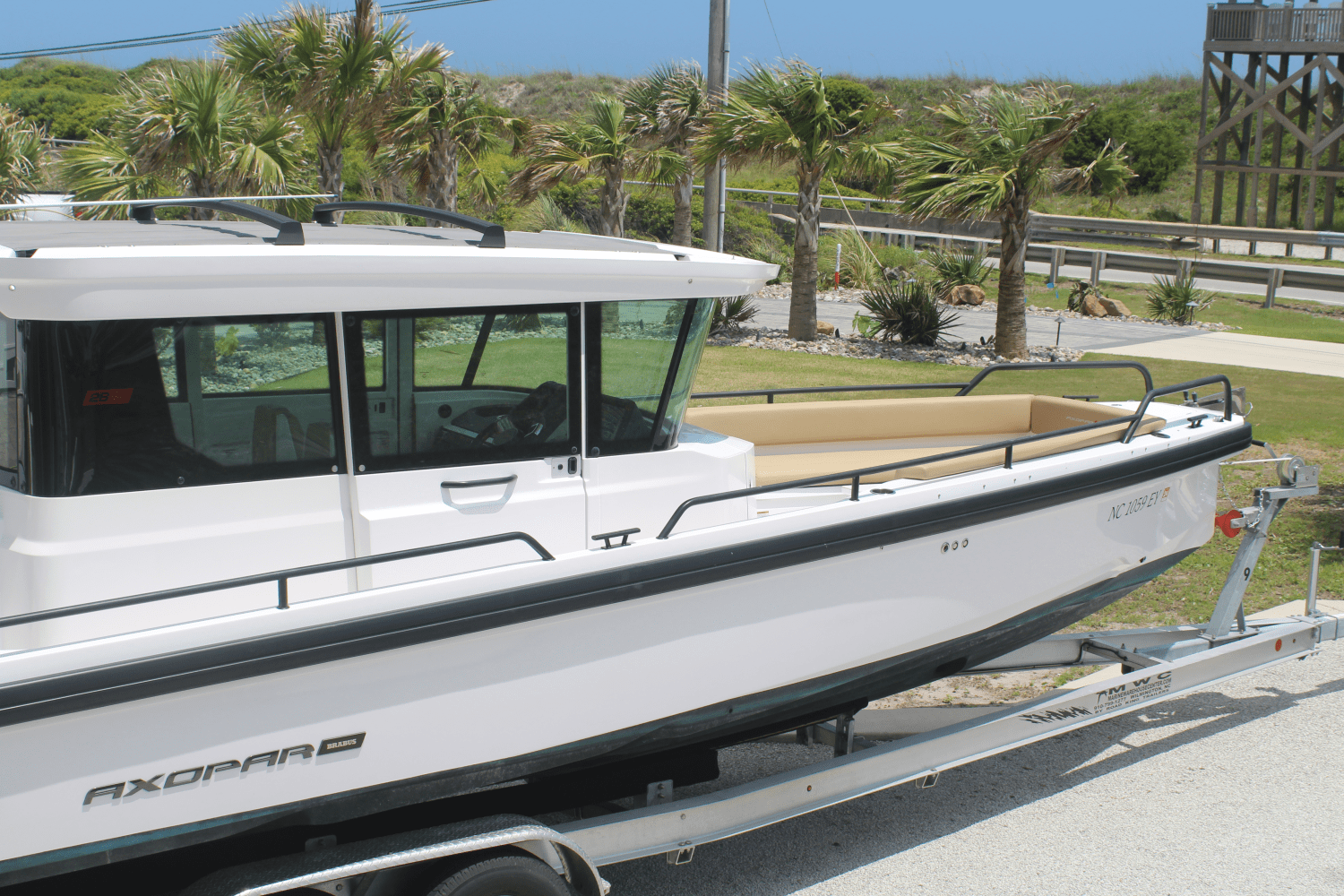 2021 Axopar 28 CABIN Image Thumbnail #6