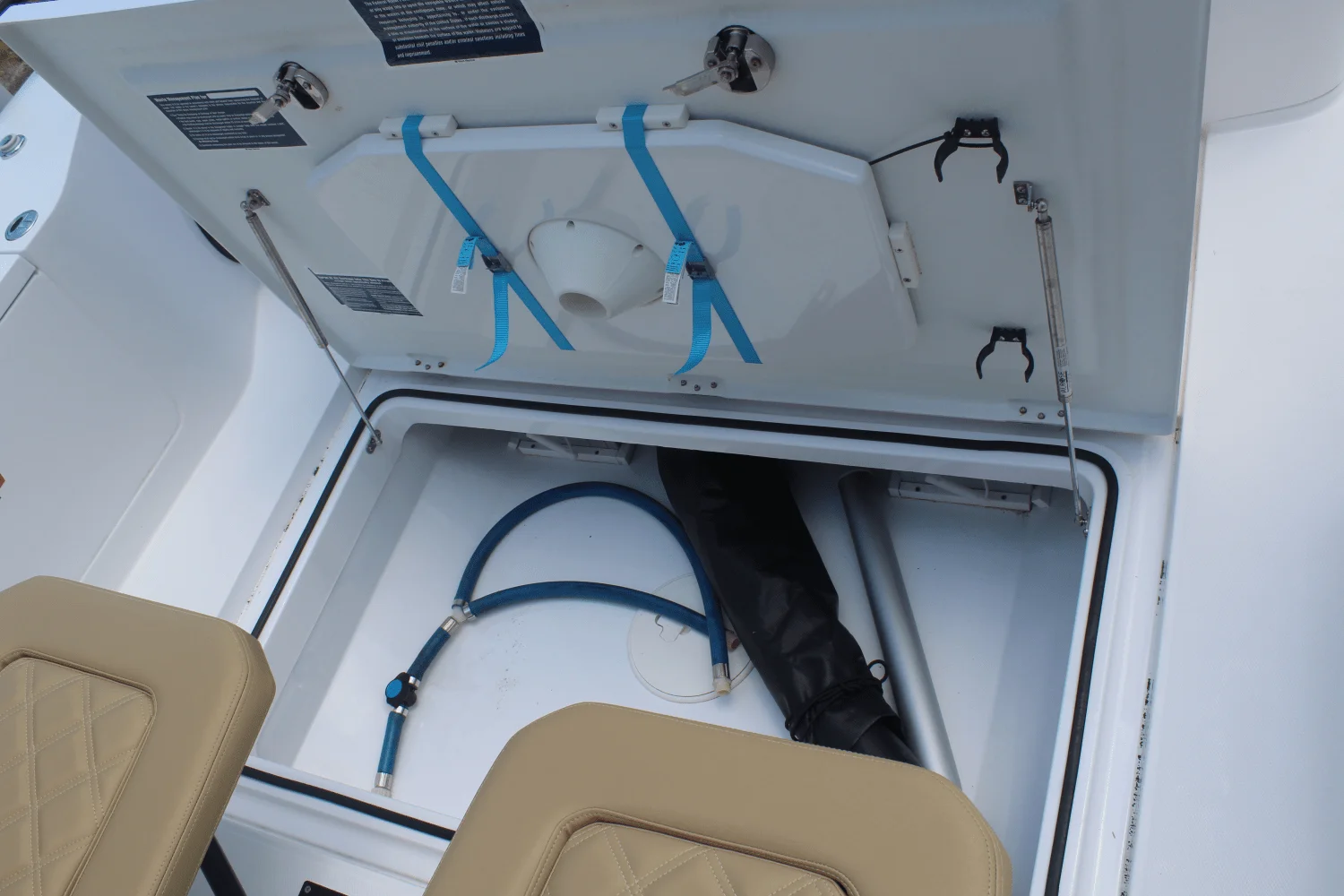 2021 Axopar 28 CABIN Image Thumbnail #35