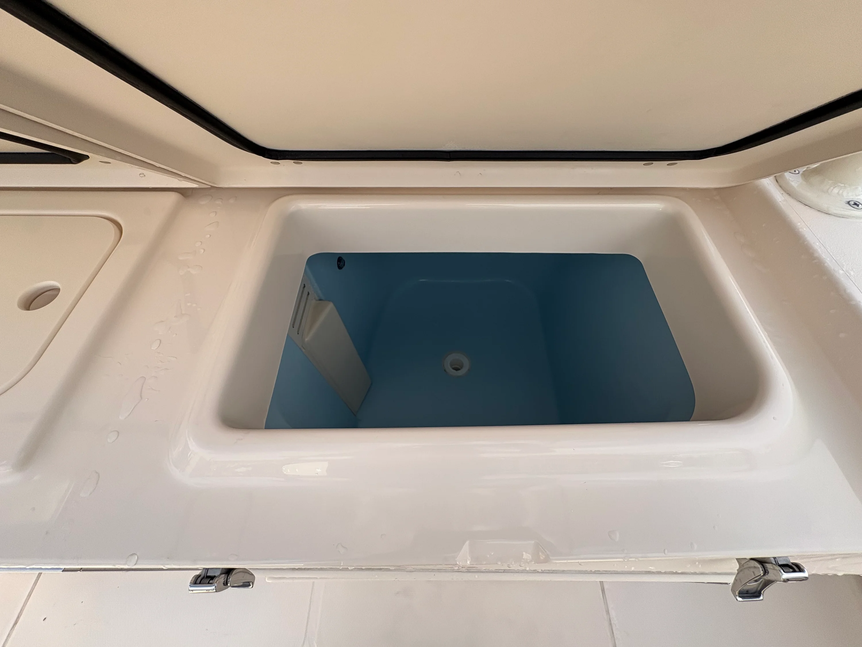 2026 Grady-White Canyon 326 Image Thumbnail #15