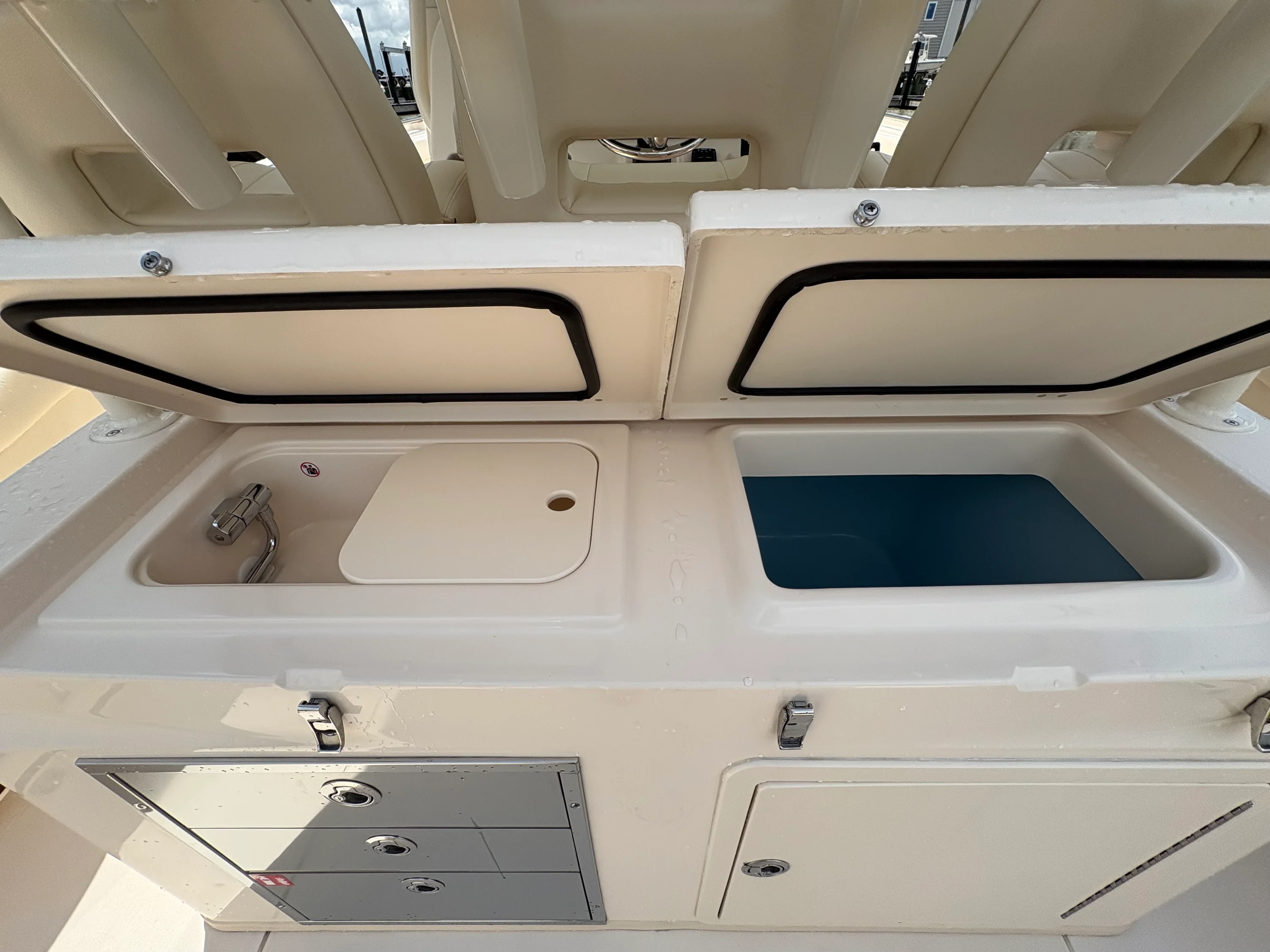 2026 Grady-White Canyon 326 Image Thumbnail #16