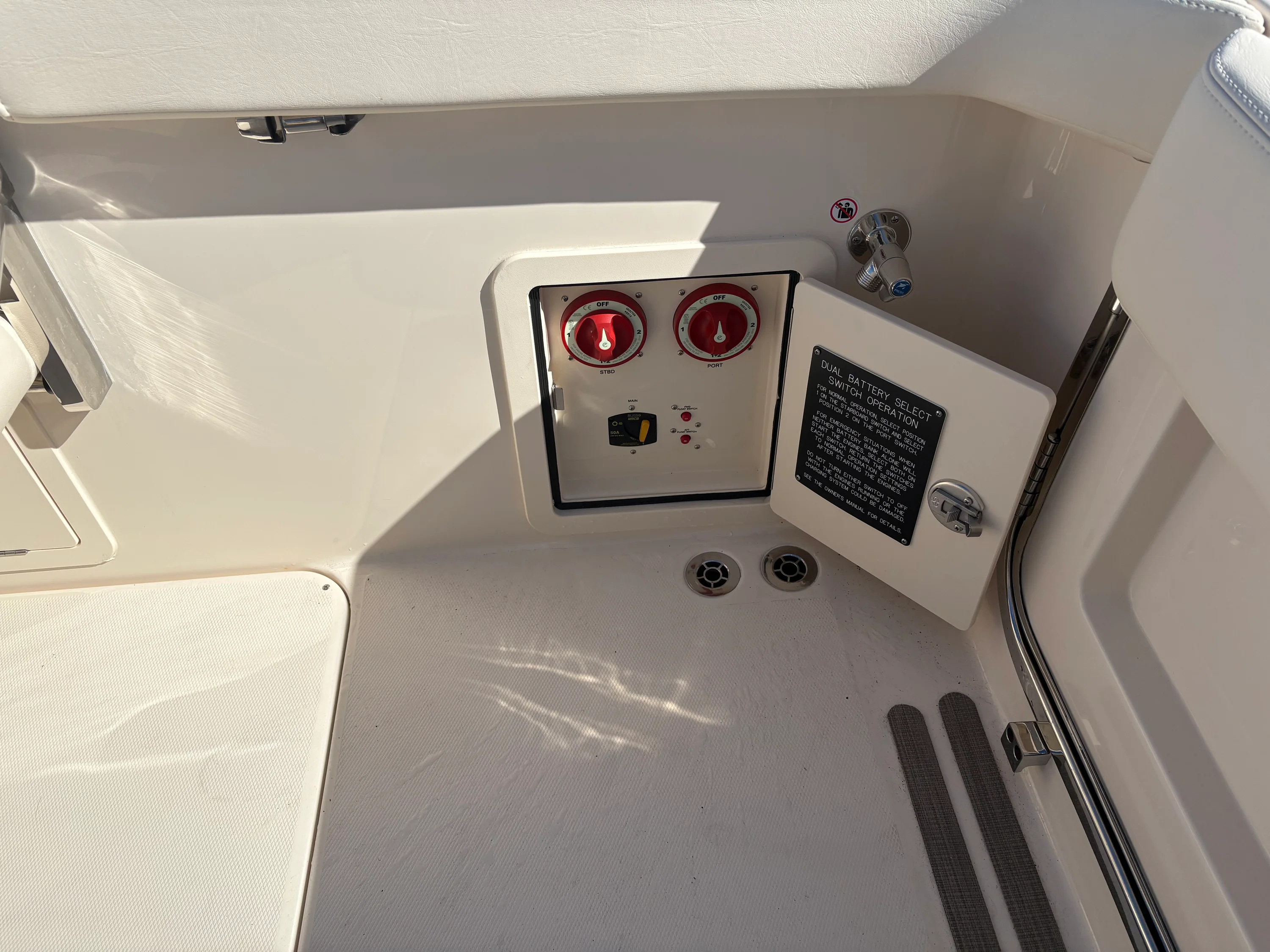 2026 Grady-White Canyon 306 Image Thumbnail #12