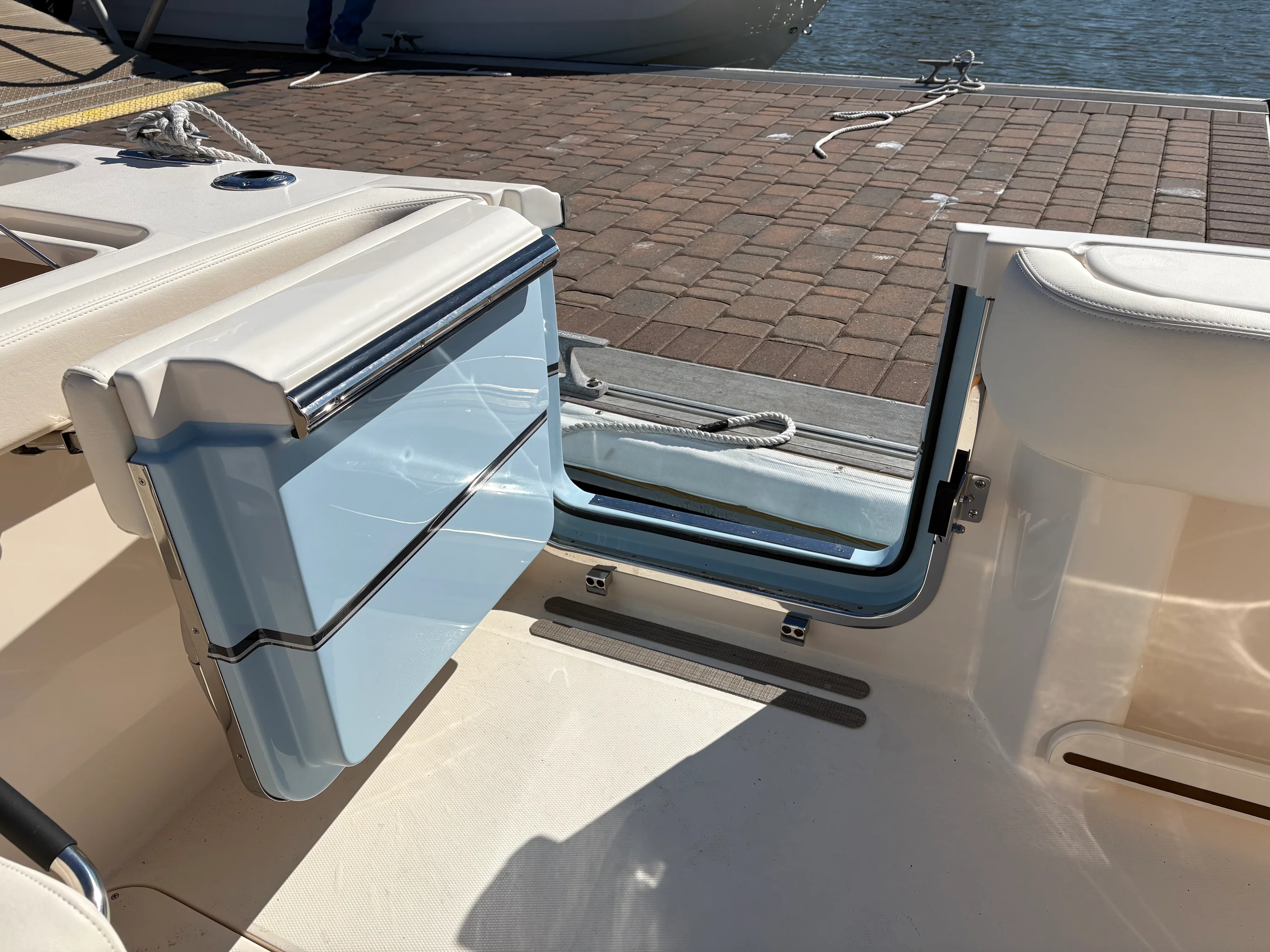 2026 Grady-White Canyon 306 Image Thumbnail #8