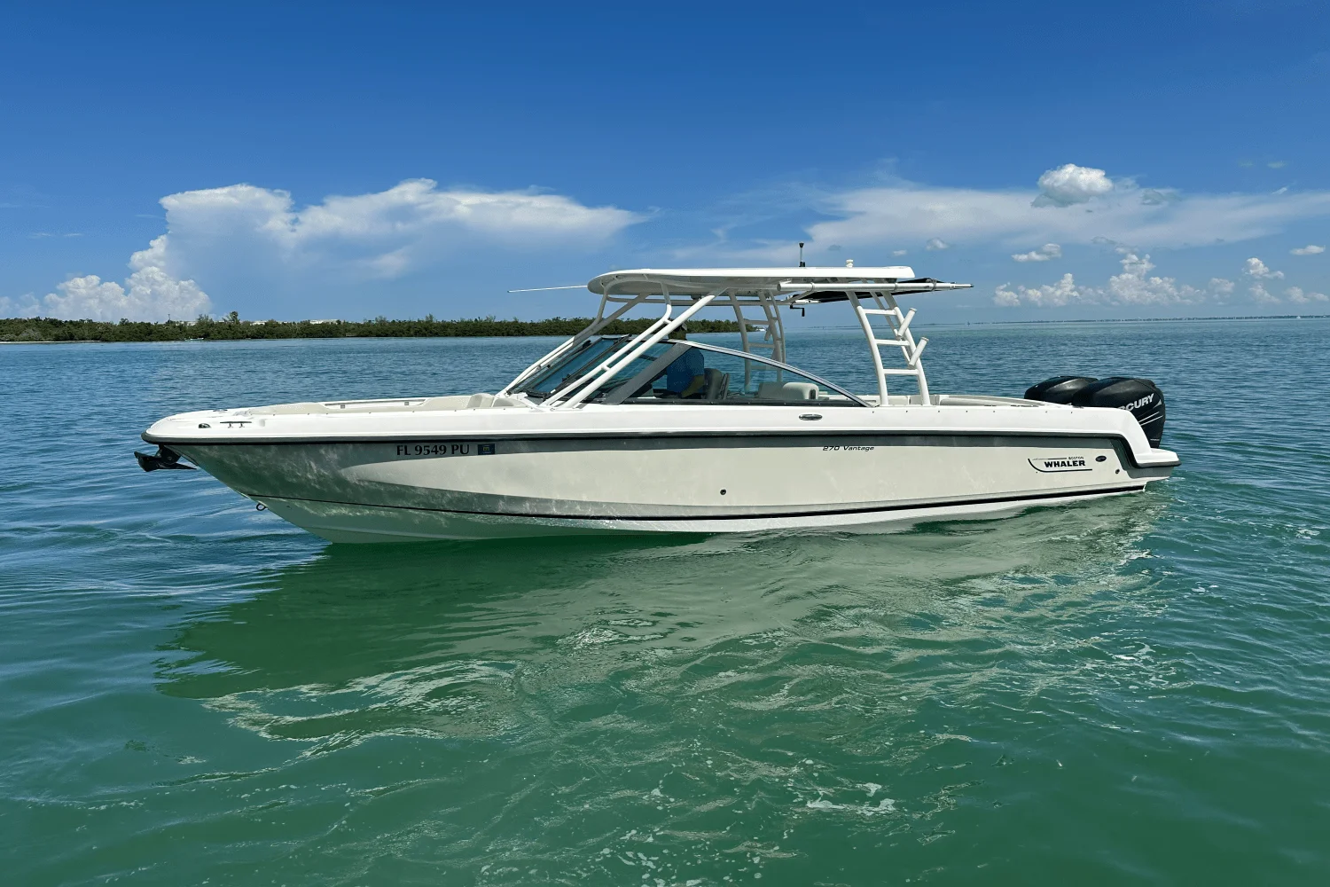2015 Boston Whaler 270 VANTAGE Image Thumbnail #0