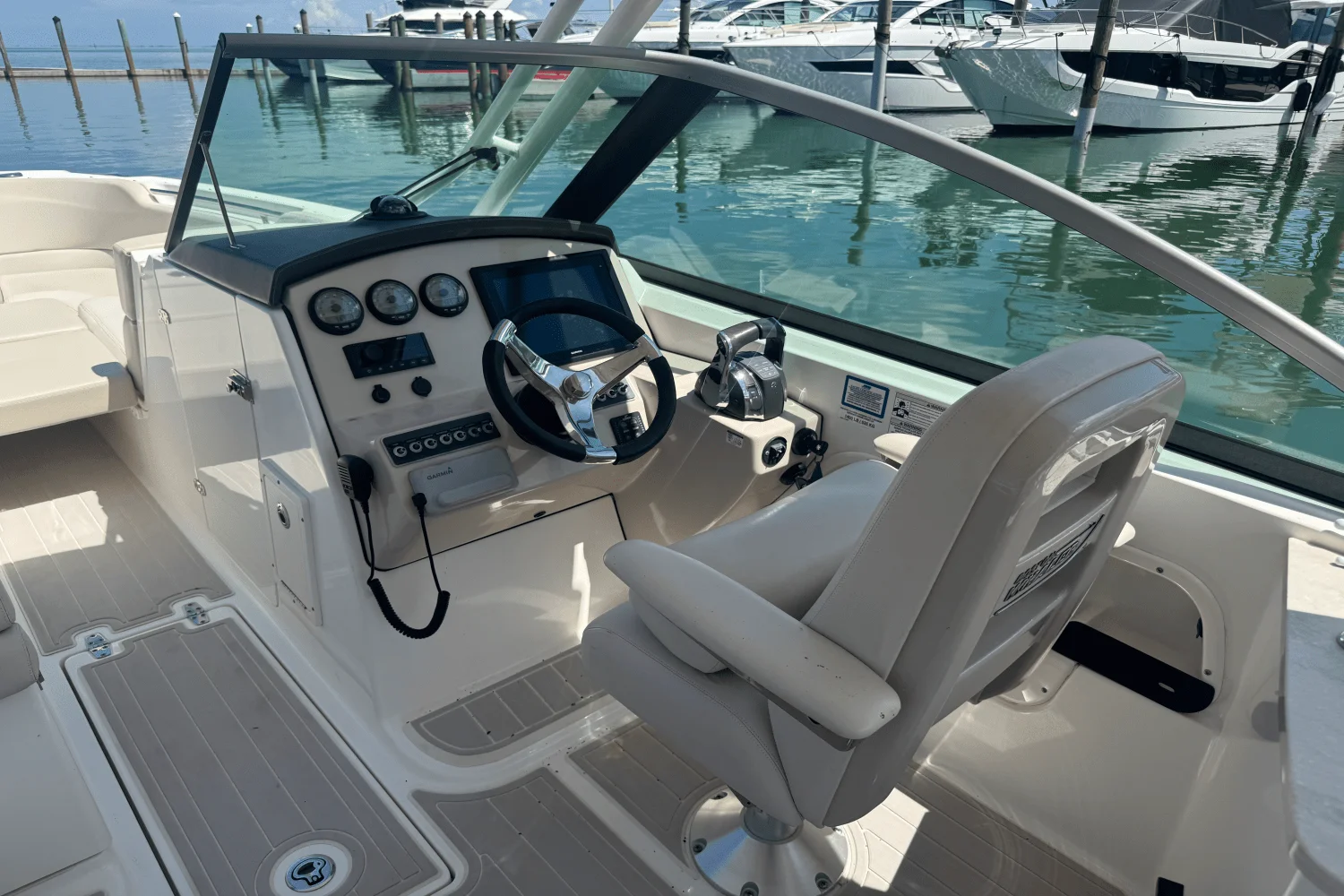 2015 Boston Whaler 270 VANTAGE Image Thumbnail #17