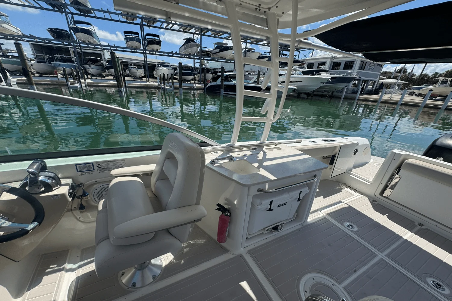 2015 Boston Whaler 270 VANTAGE Image Thumbnail #20