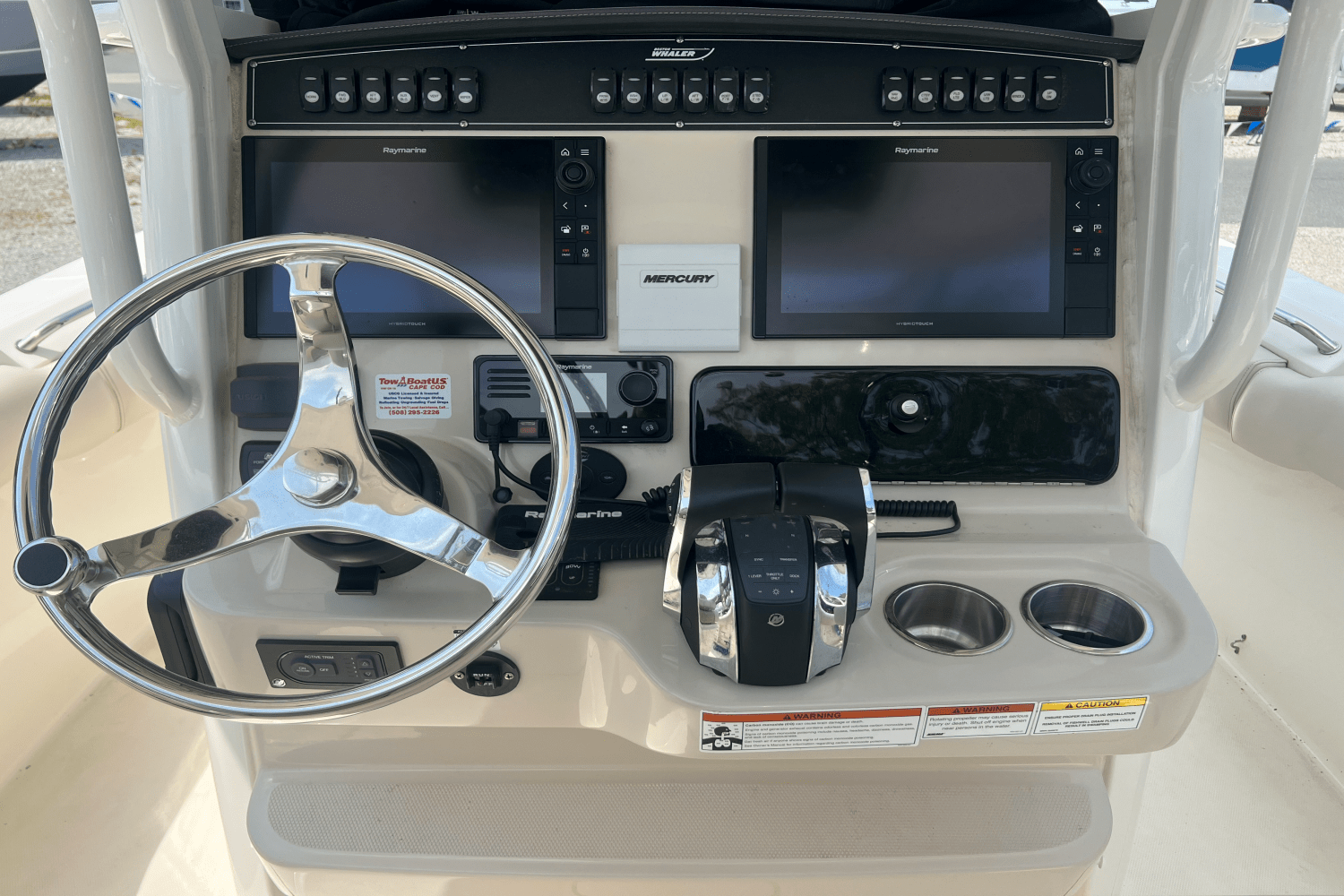 2022 Boston Whaler 250 OUTRAGE Image Thumbnail #7