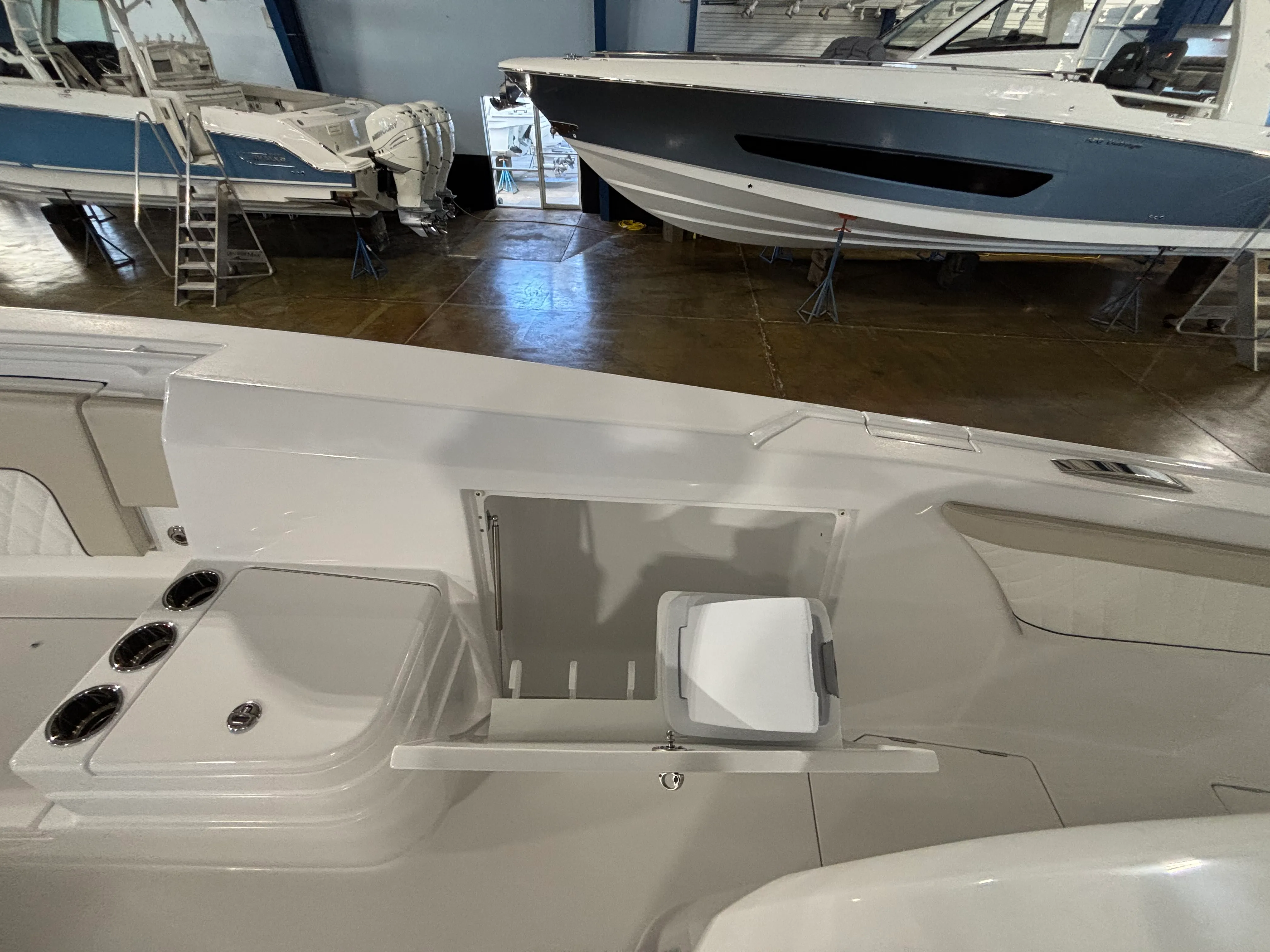 2026 Intrepid 375 NOMAD SE Image Thumbnail #6