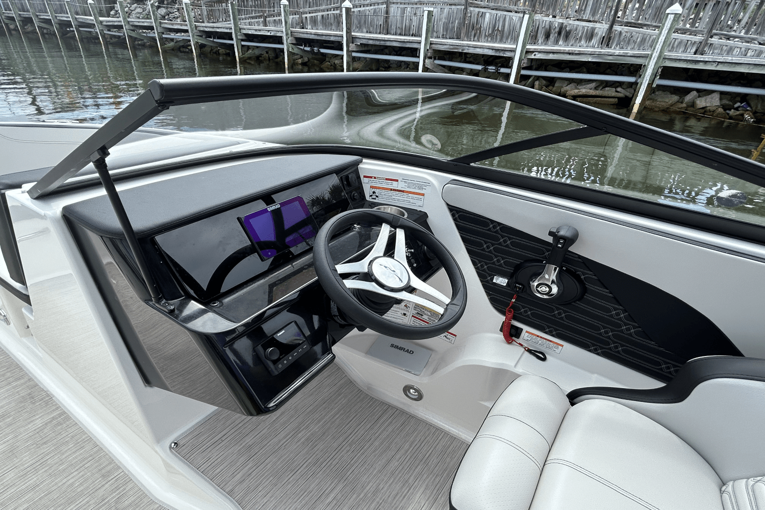 2025 Sea Ray SPX 190 Outboard Image Thumbnail #5