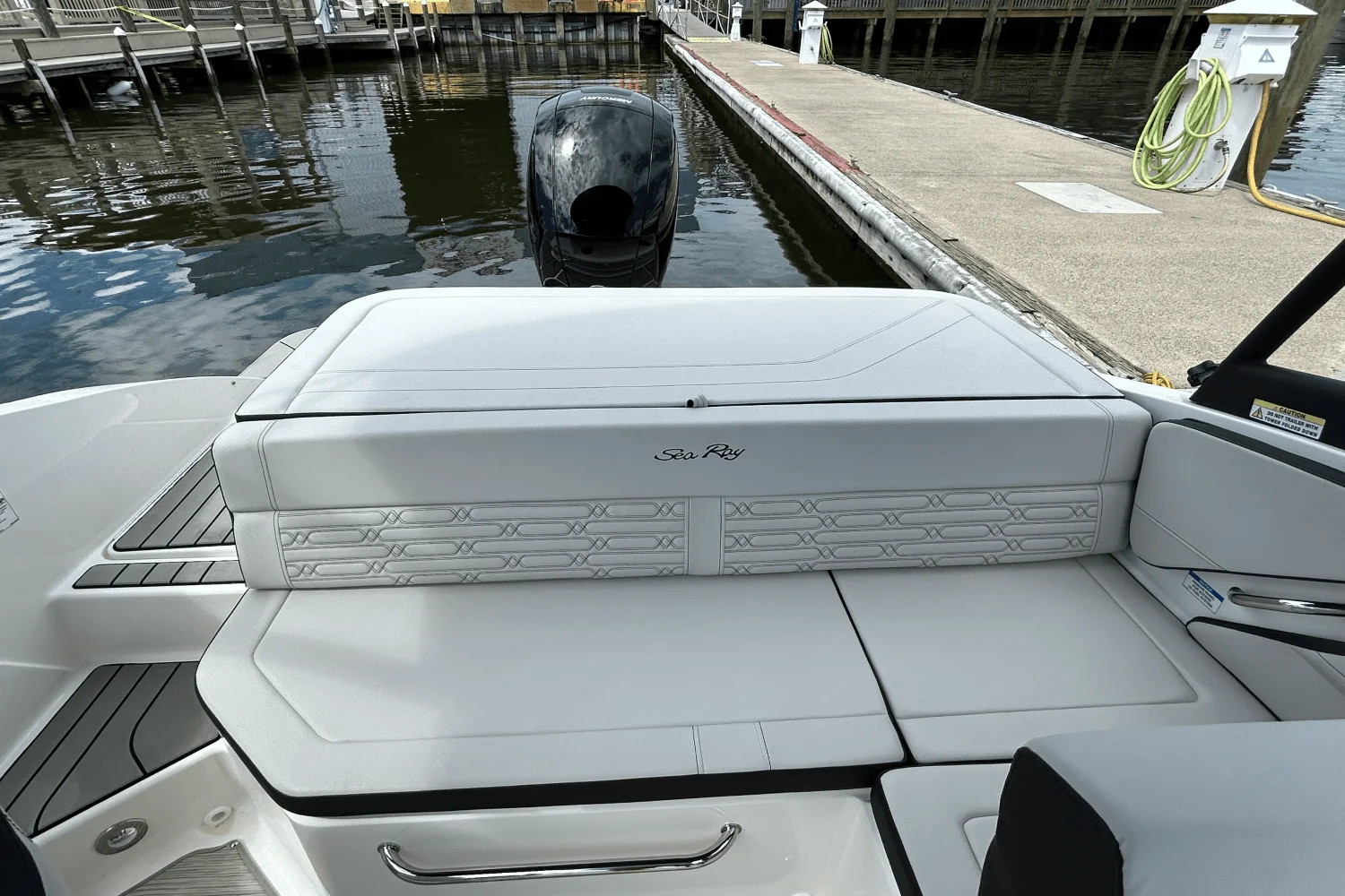 2025 Sea Ray SPX 190 Outboard Image Thumbnail #12