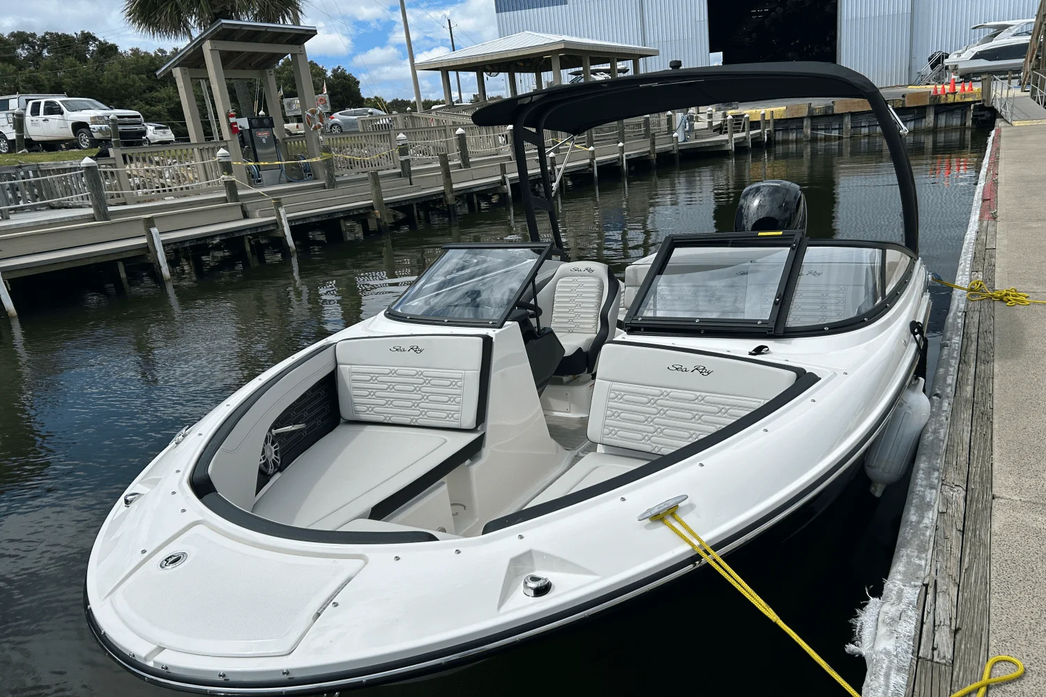 2025 Sea Ray SPX 190 Outboard Image Thumbnail #15