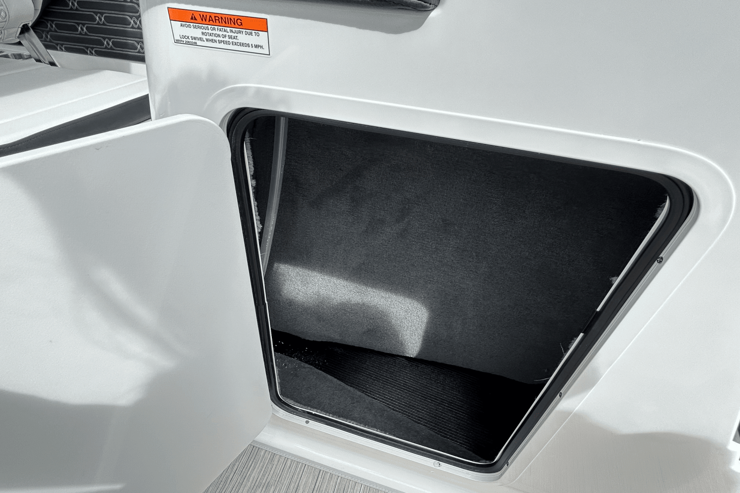 2025 Sea Ray SPX 190 Outboard Image Thumbnail #8