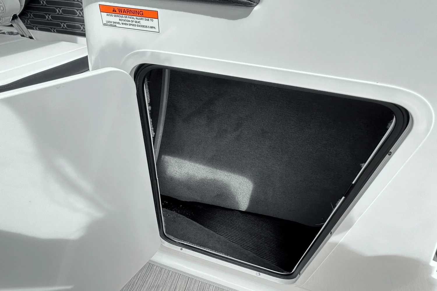 2025 Sea Ray SPX 190 Outboard Image Thumbnail #8