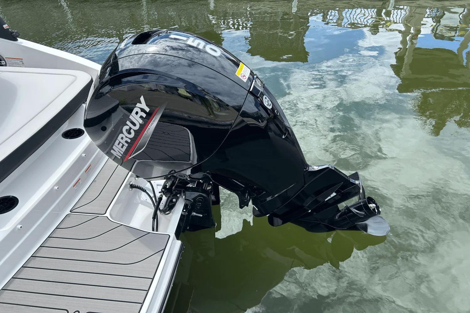 2025 Sea Ray SPX 190 Outboard Image Thumbnail #16