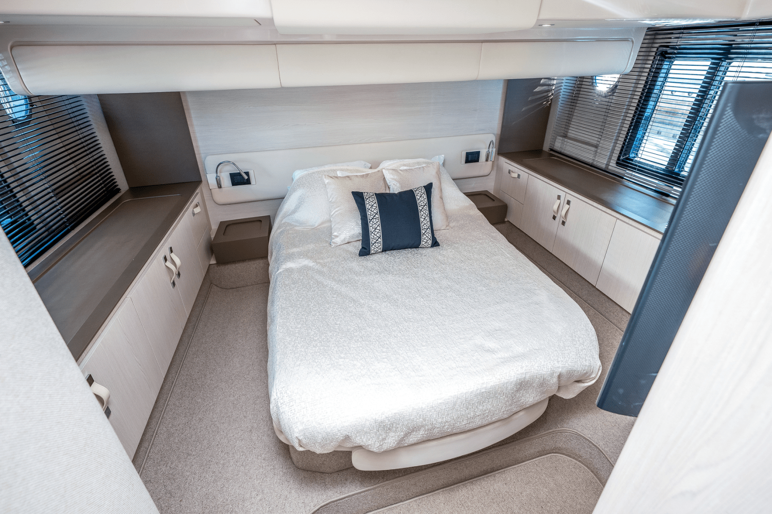 2017 Azimut 50 FLYBRIDGE Image Thumbnail #60