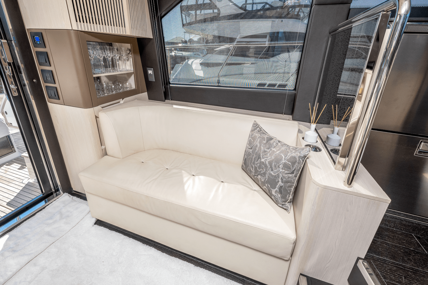2017 Azimut 50 FLYBRIDGE Image Thumbnail #51