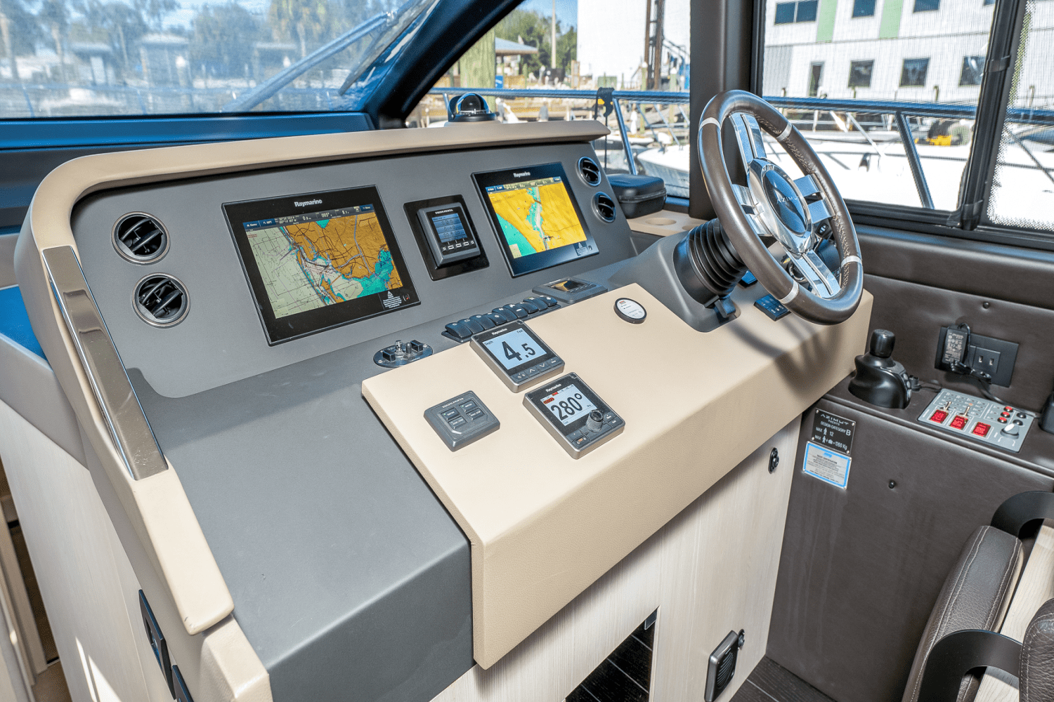 2017 Azimut 50 FLYBRIDGE Image Thumbnail #30