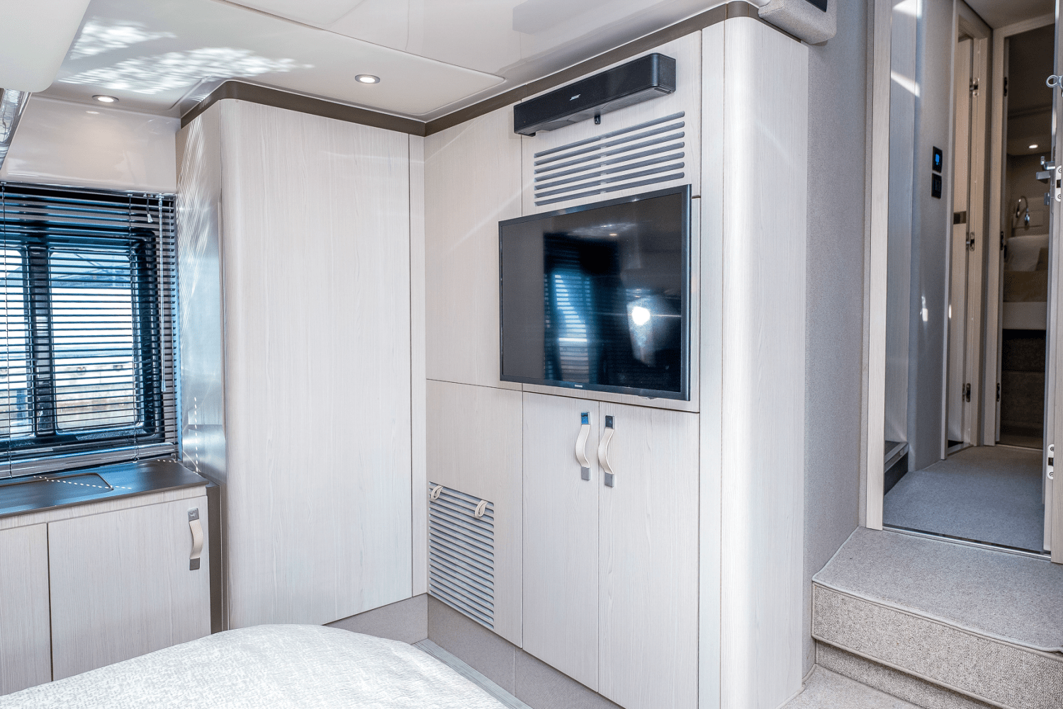 2017 Azimut 50 FLYBRIDGE Image Thumbnail #37