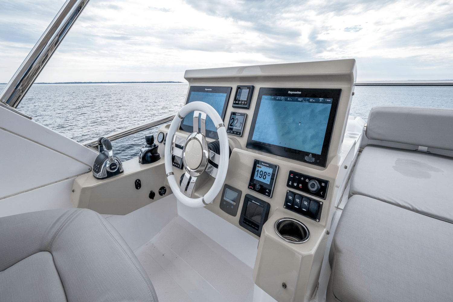 2017 Azimut 50 FLYBRIDGE Image Thumbnail #84