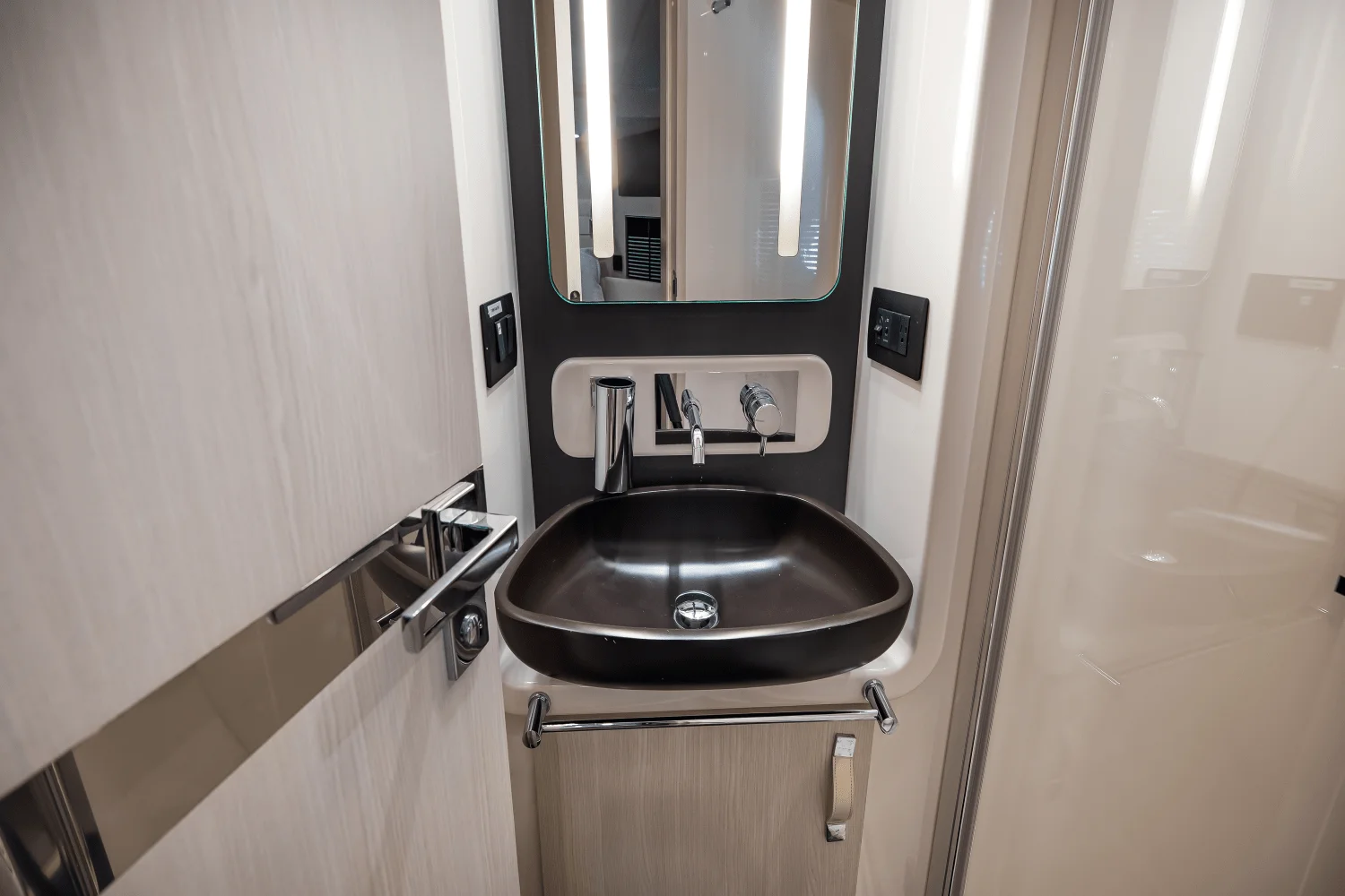 2017 Azimut 50 FLYBRIDGE Image Thumbnail #57