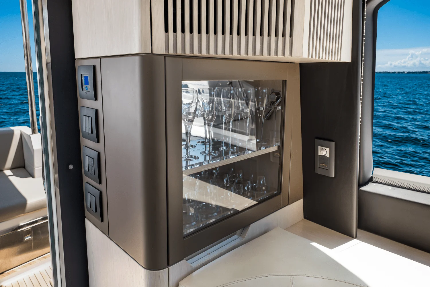 2017 Azimut 50 FLYBRIDGE Image Thumbnail #33