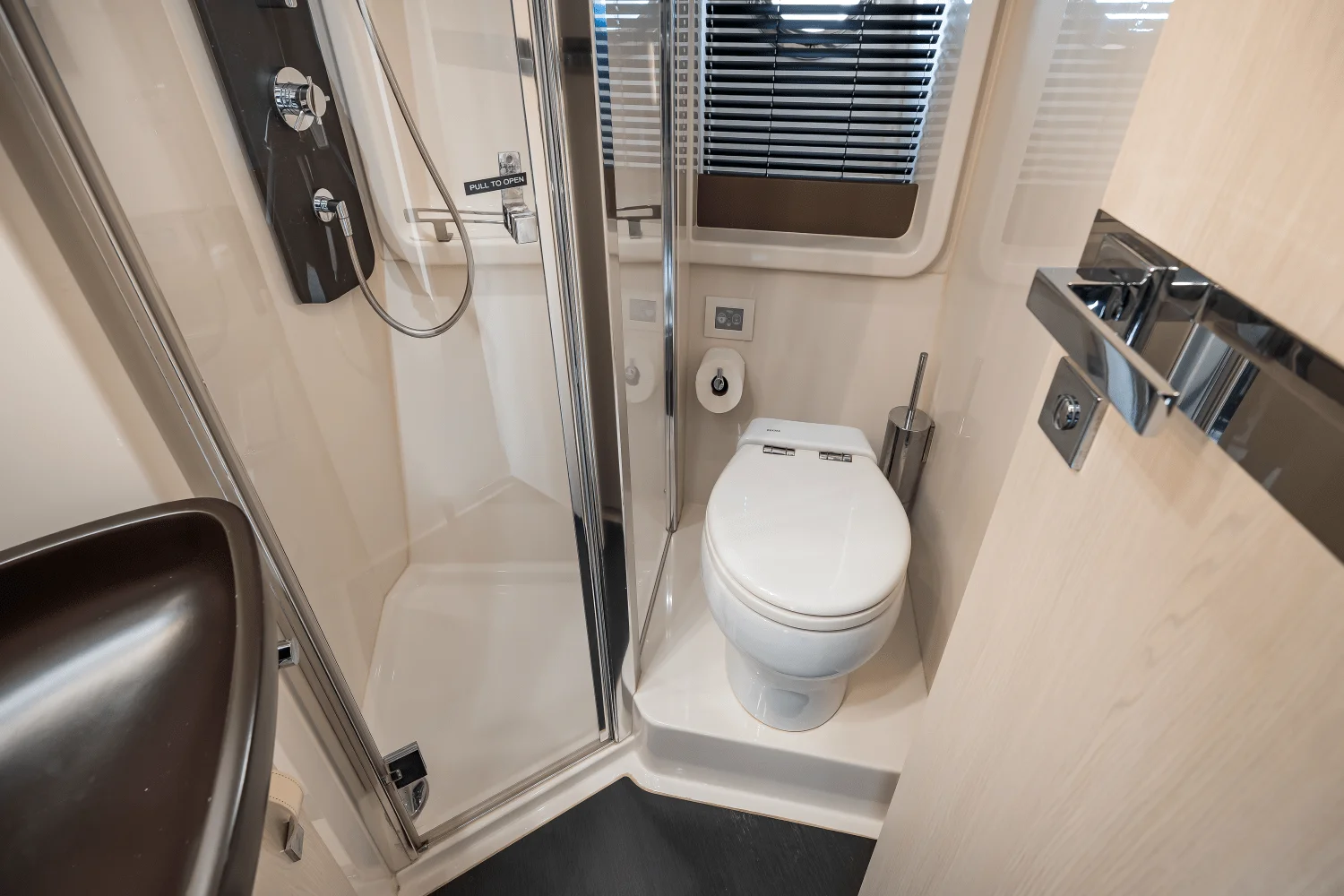 2017 Azimut 50 FLYBRIDGE Image Thumbnail #59