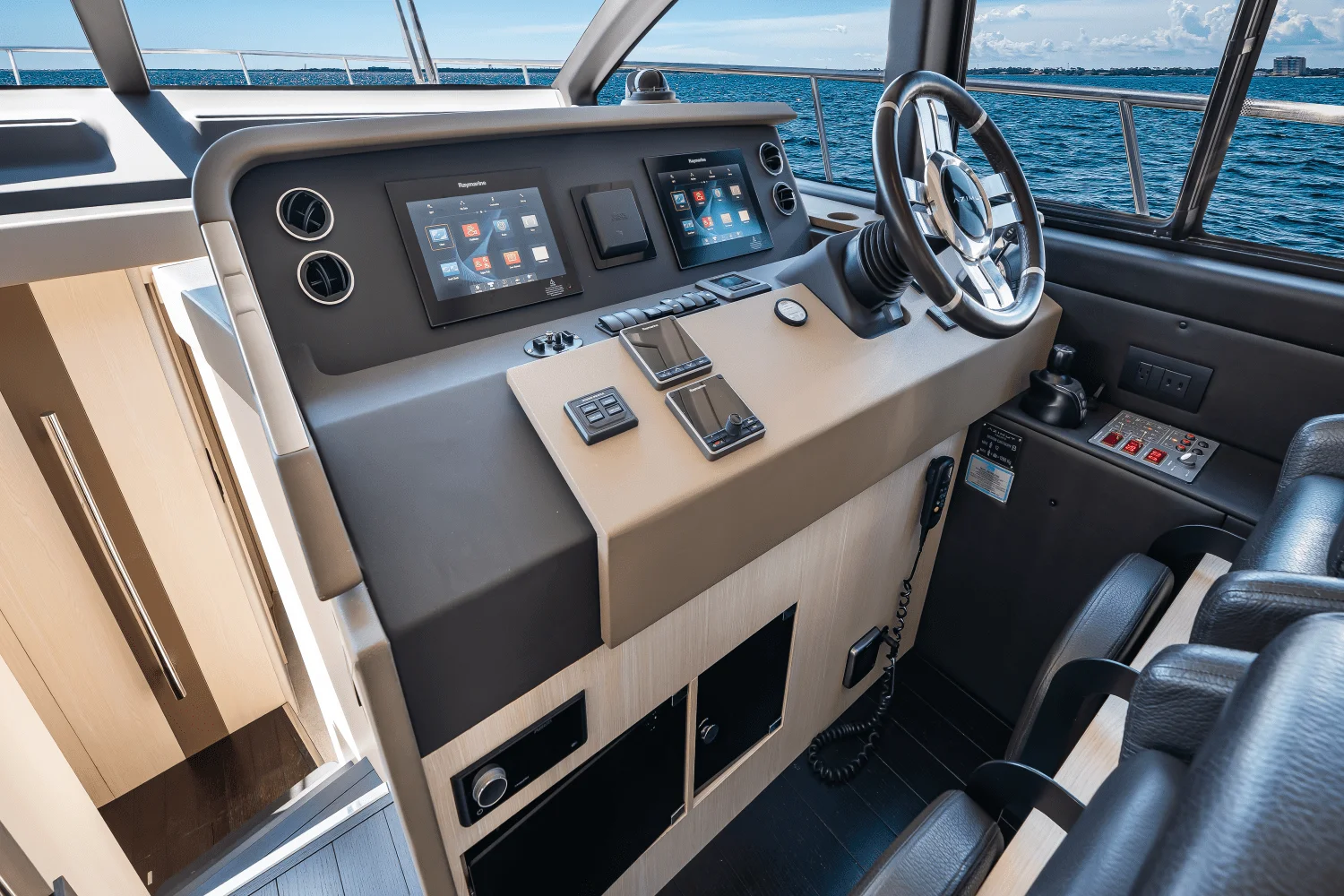 2017 Azimut 50 FLYBRIDGE Image Thumbnail #37