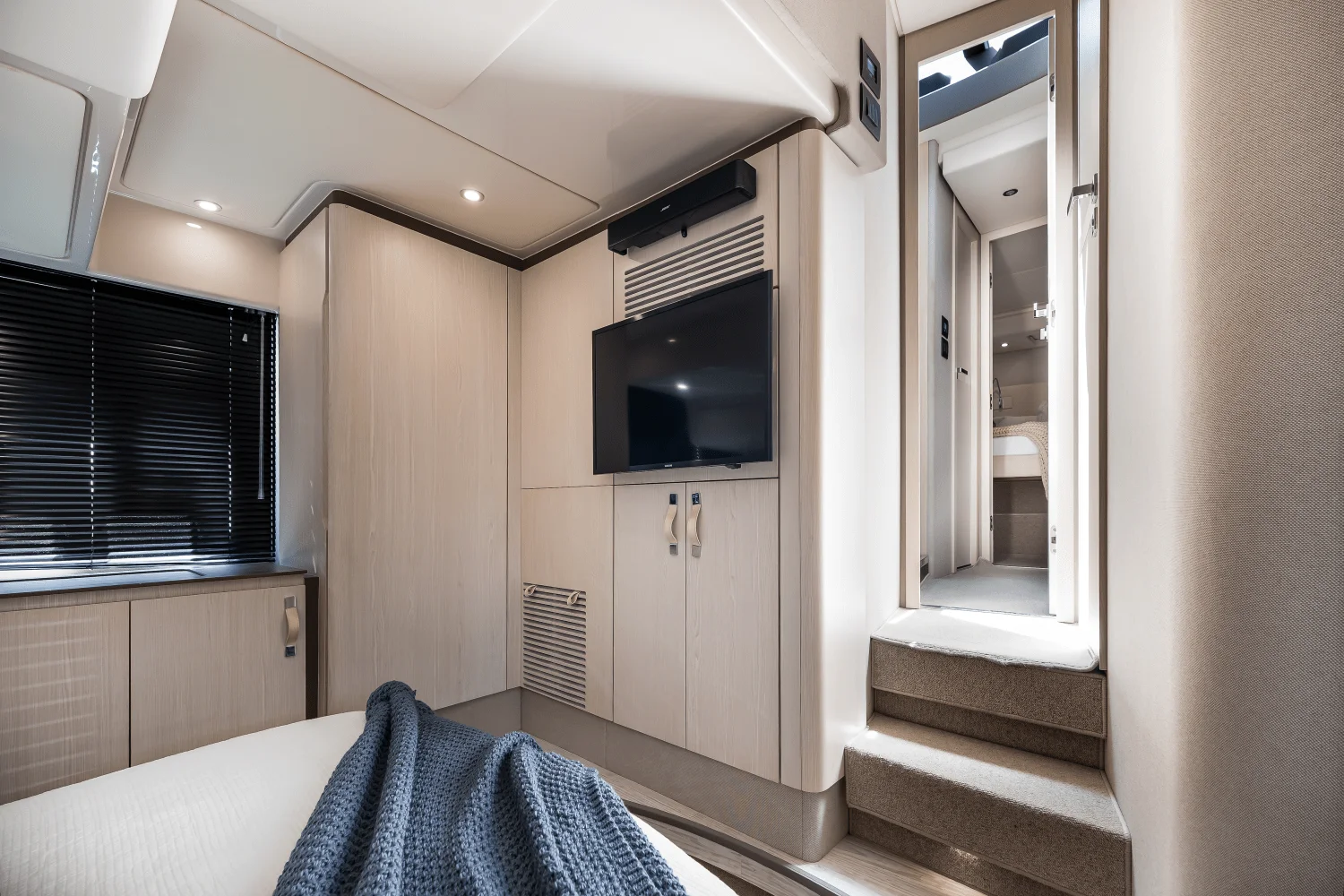 2017 Azimut 50 FLYBRIDGE Image Thumbnail #65