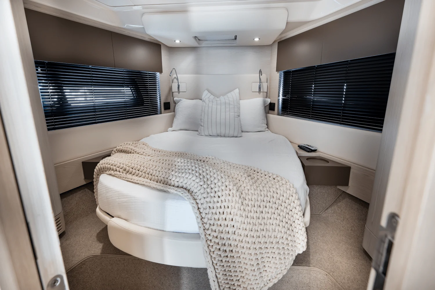 2017 Azimut 50 FLYBRIDGE Image Thumbnail #54