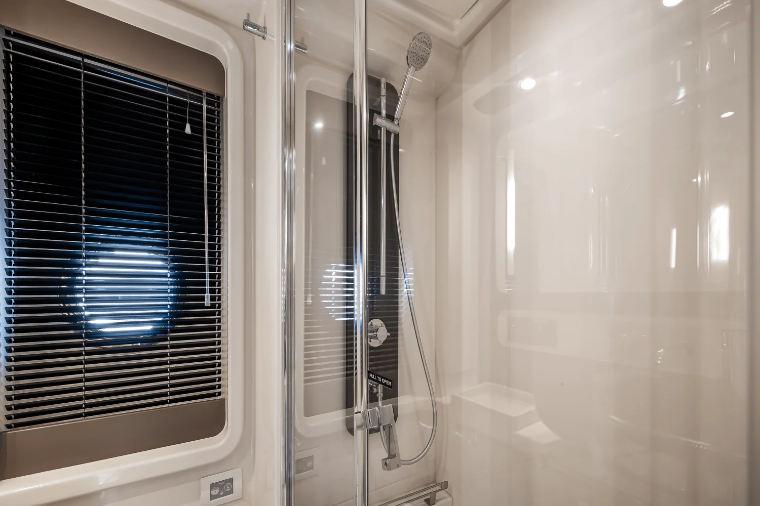 2017 Azimut 50 FLYBRIDGE Image Thumbnail #67