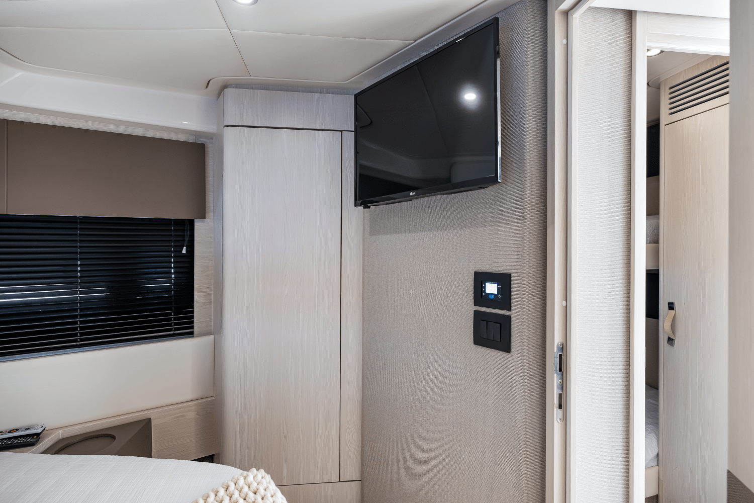 2017 Azimut 50 FLYBRIDGE Image Thumbnail #56