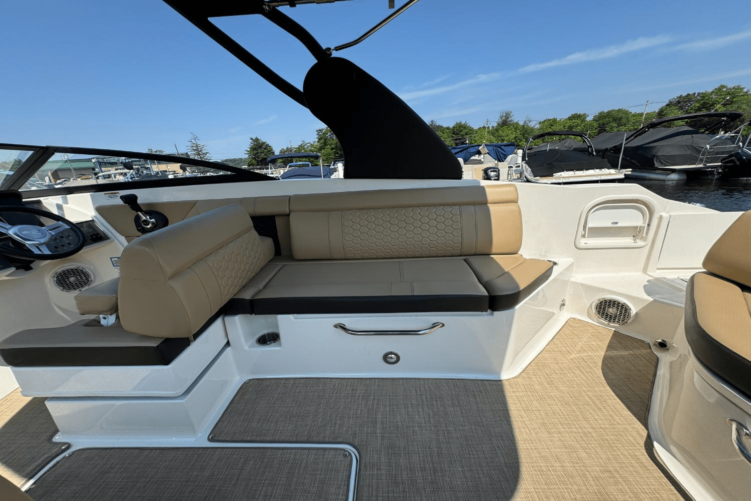 2018 Sea Ray 270SDX Image Thumbnail #15