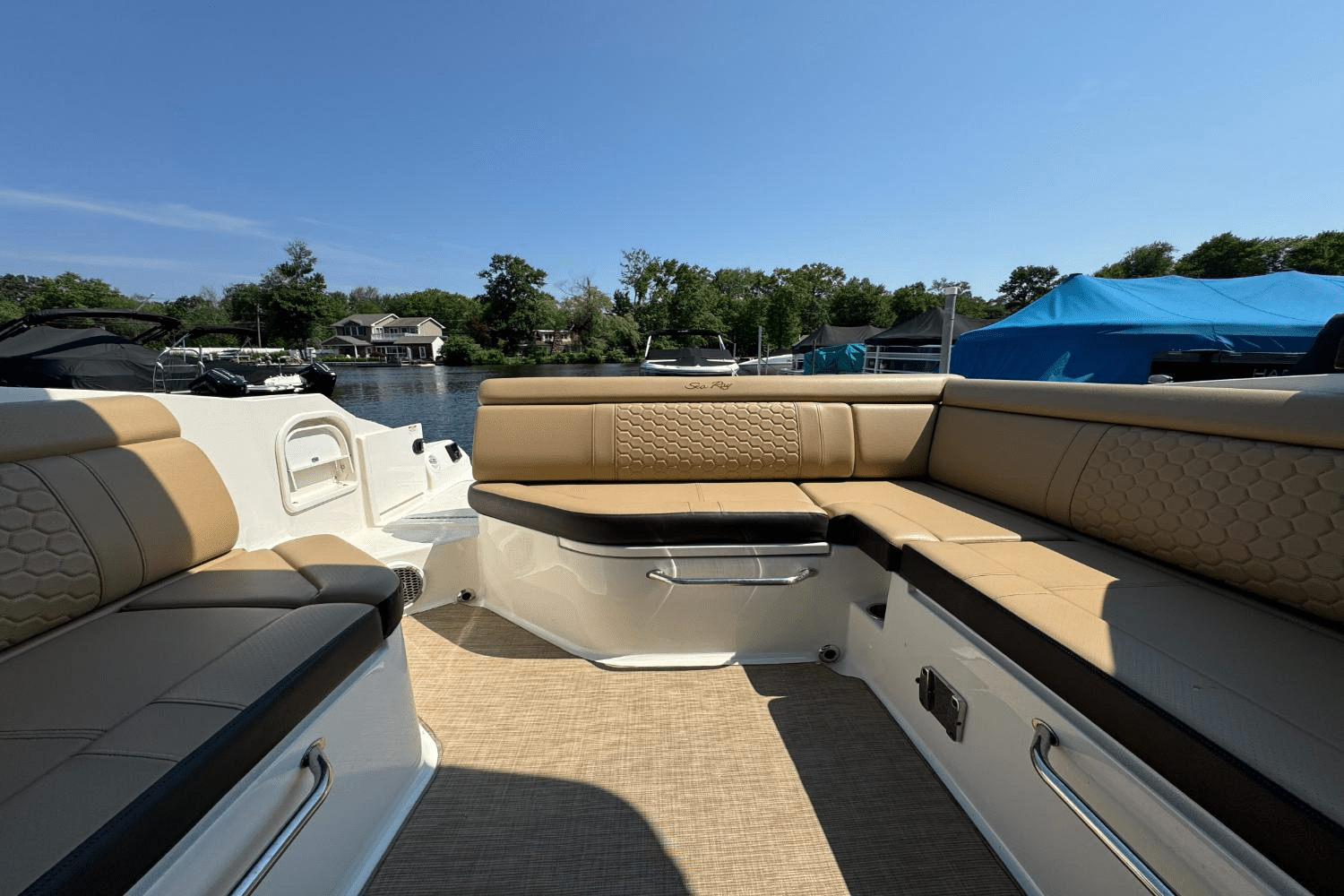 2018 Sea Ray 270SDX Image Thumbnail #13