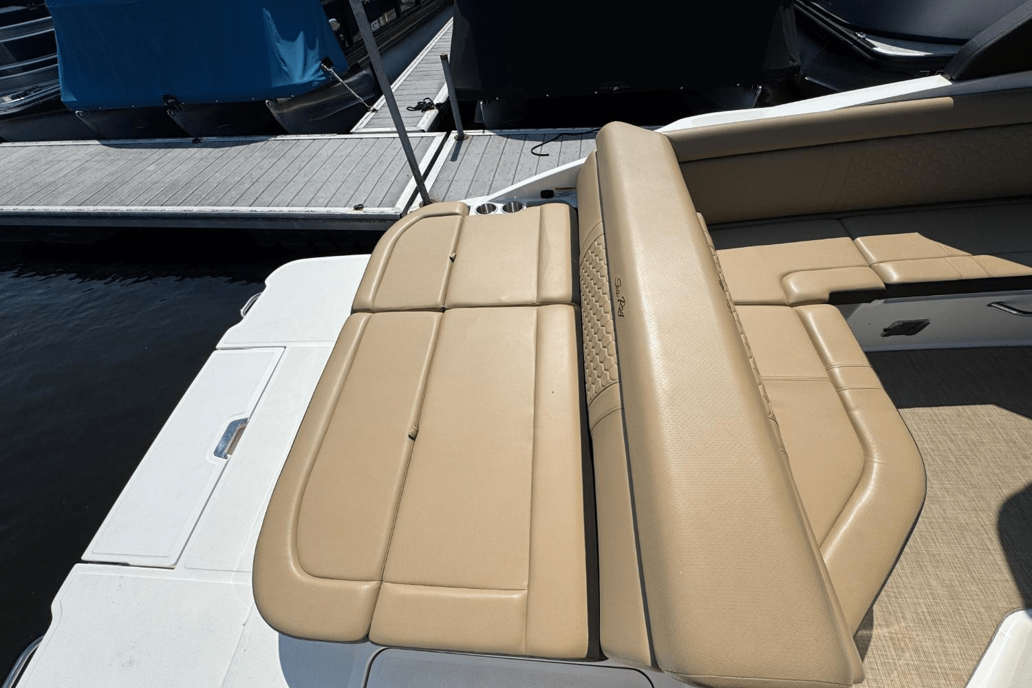 2018 Sea Ray 270SDX Image Thumbnail #11