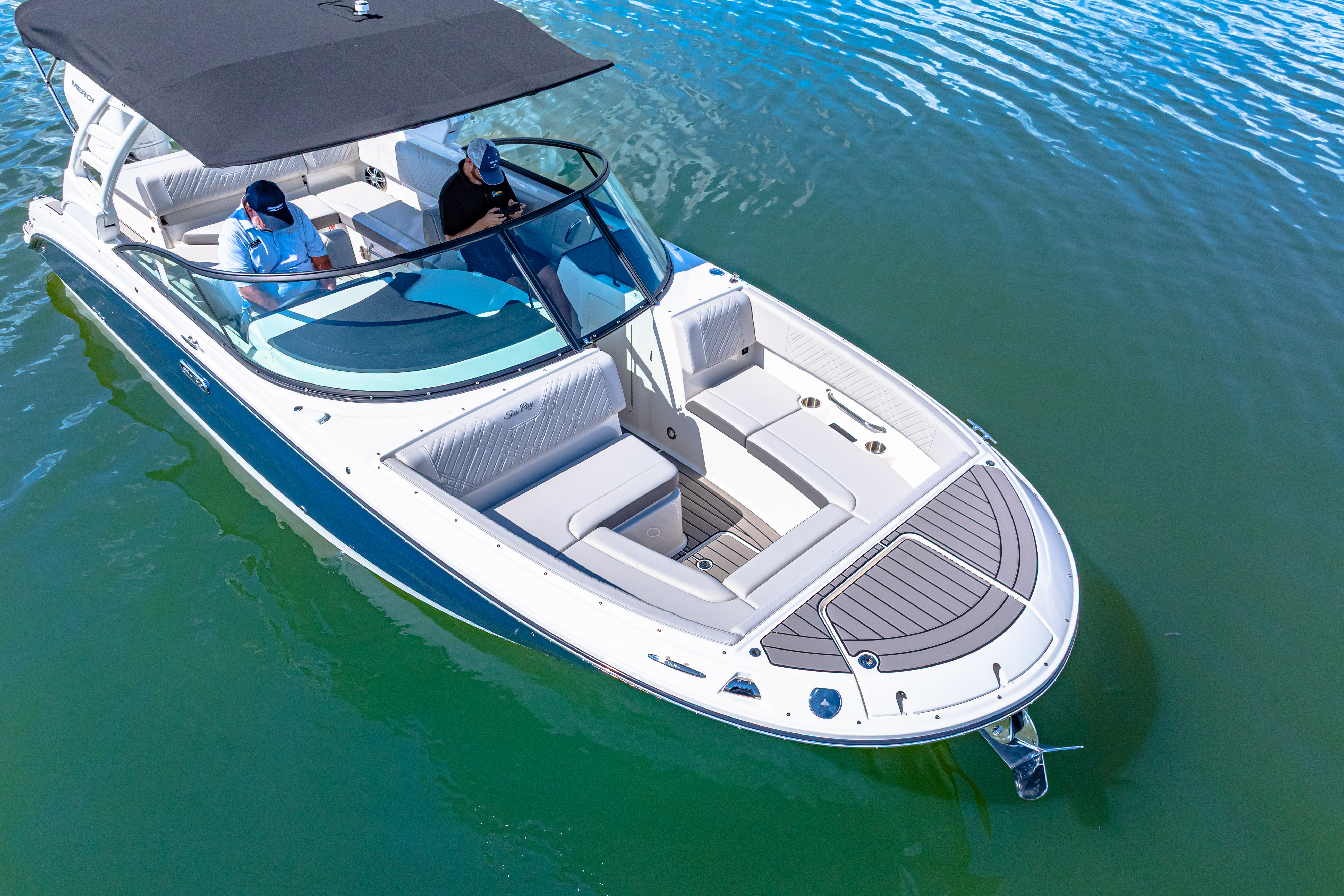 2025 Sea Ray SDX 270 Outboard Image Thumbnail #4