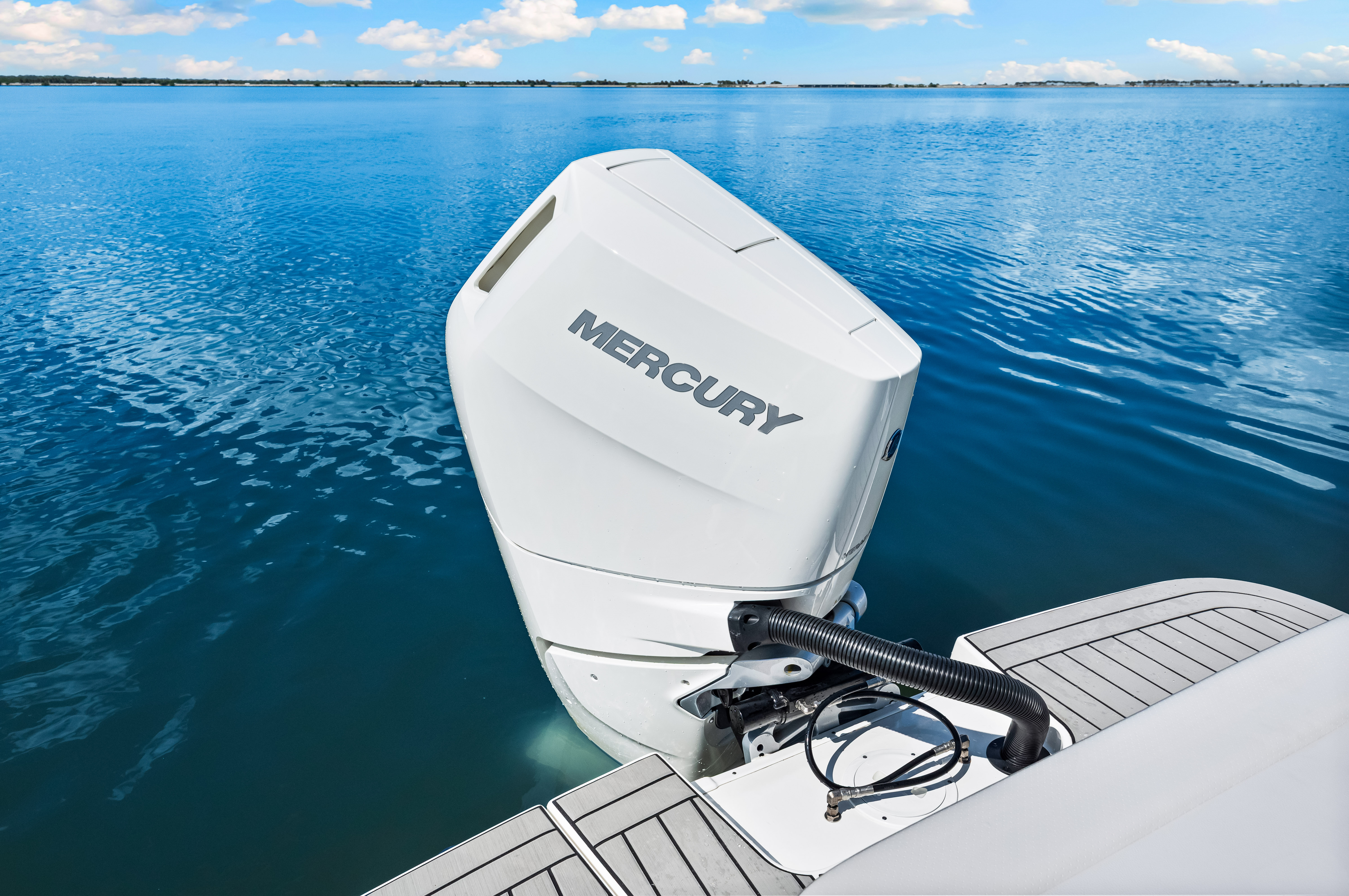 2025 Sea Ray SDX 270 Outboard Image Thumbnail #23