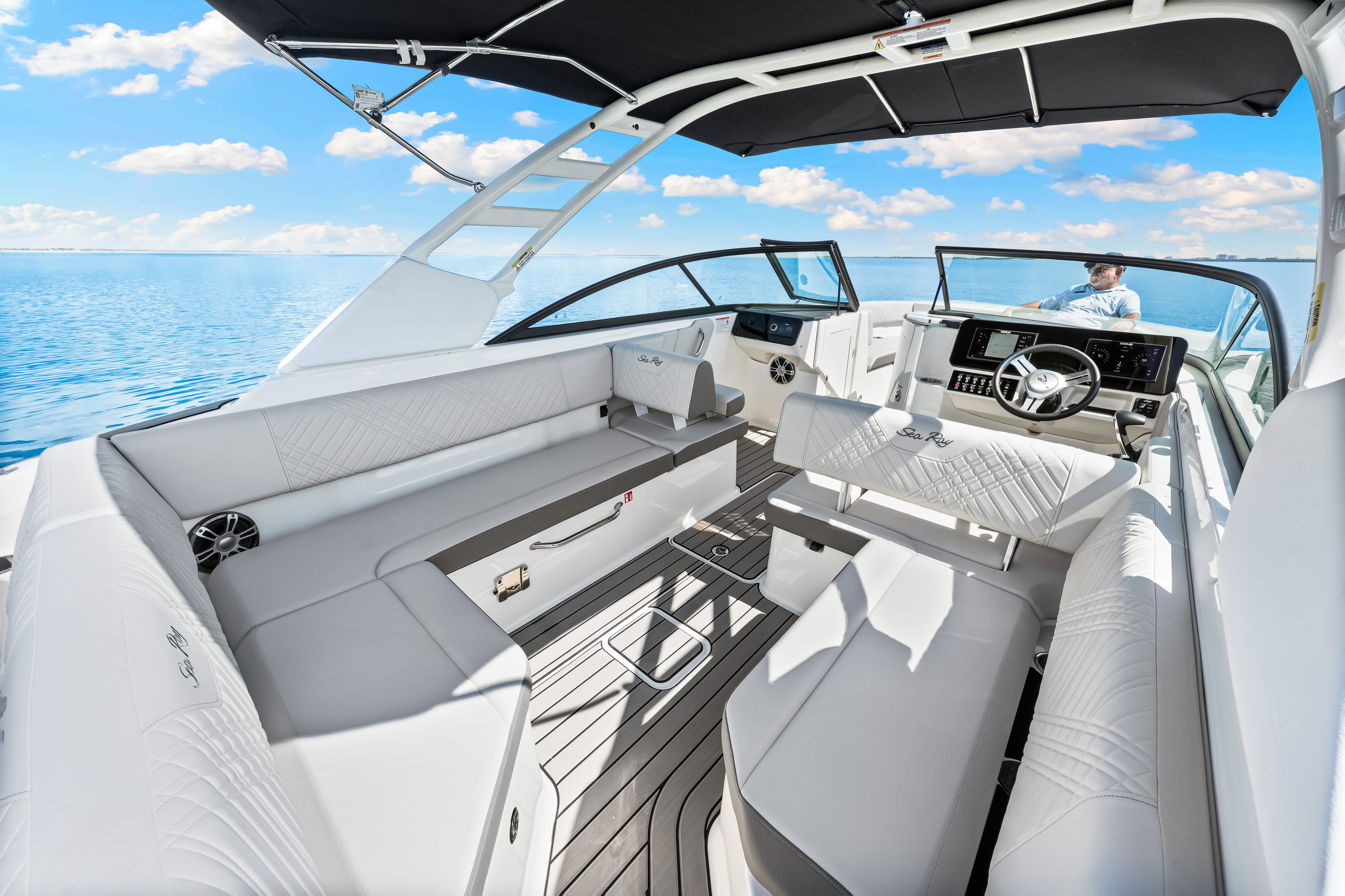 2025 Sea Ray SDX 270 Outboard Image Thumbnail #21
