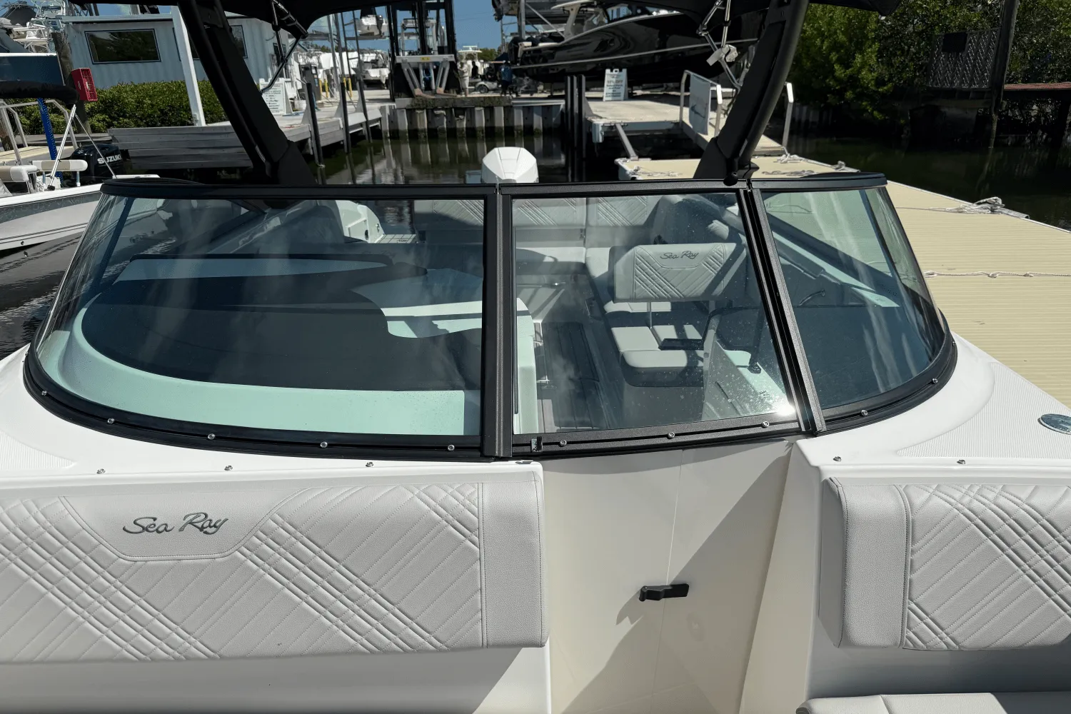 2025 Sea Ray SDX 270 Outboard Image Thumbnail #14