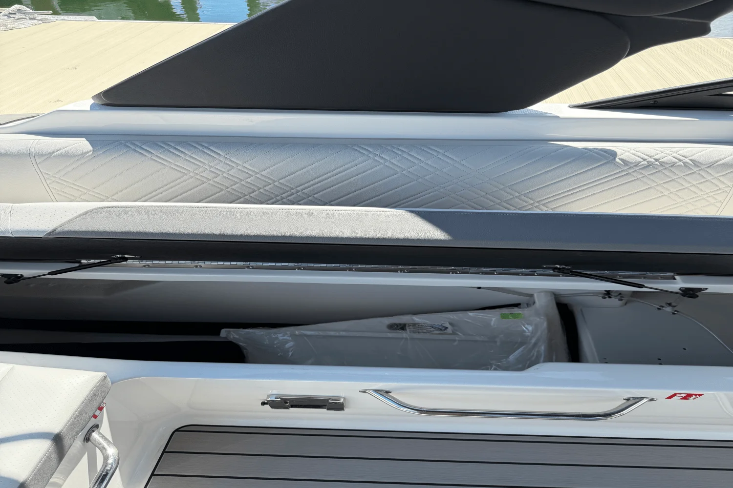 2025 Sea Ray SDX 270 Outboard Image Thumbnail #9