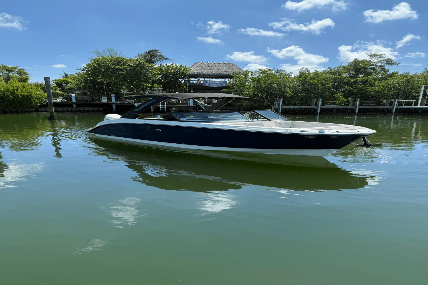 2025 Sea Ray SDX 270 Outboard Image Thumbnail #2