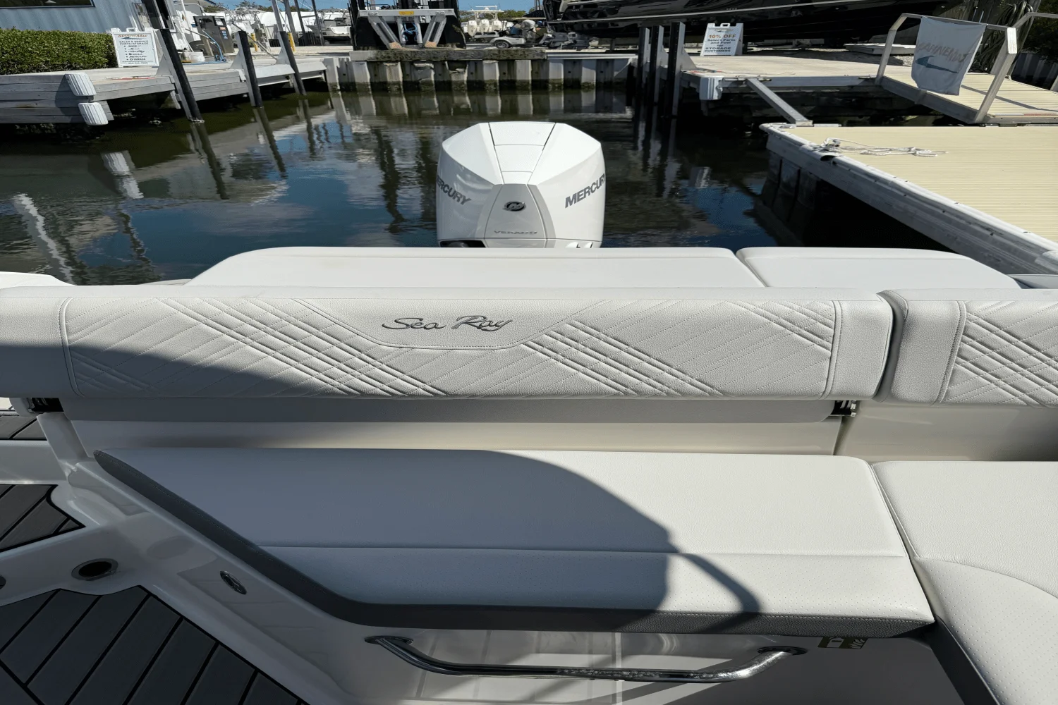 2025 Sea Ray SDX 270 Outboard Image Thumbnail #12