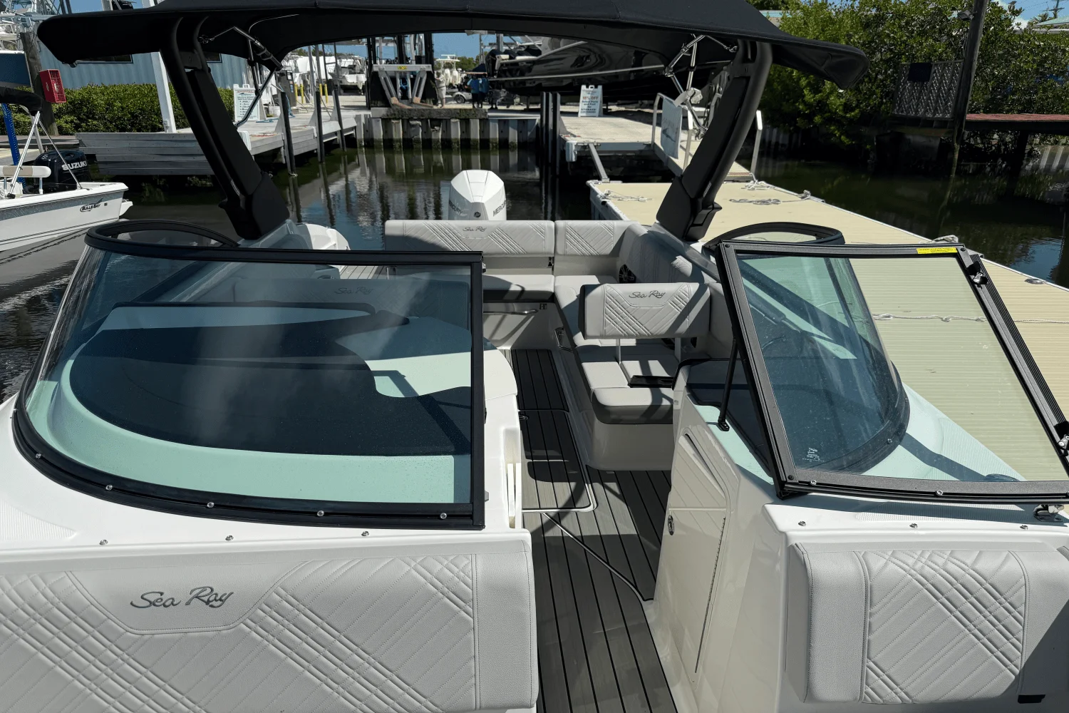 2025 Sea Ray SDX 270 Outboard Image Thumbnail #15