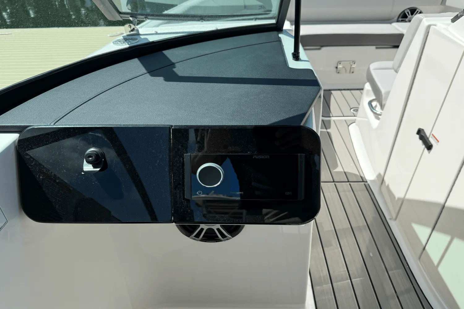2025 Sea Ray SDX 270 Outboard Image Thumbnail #17