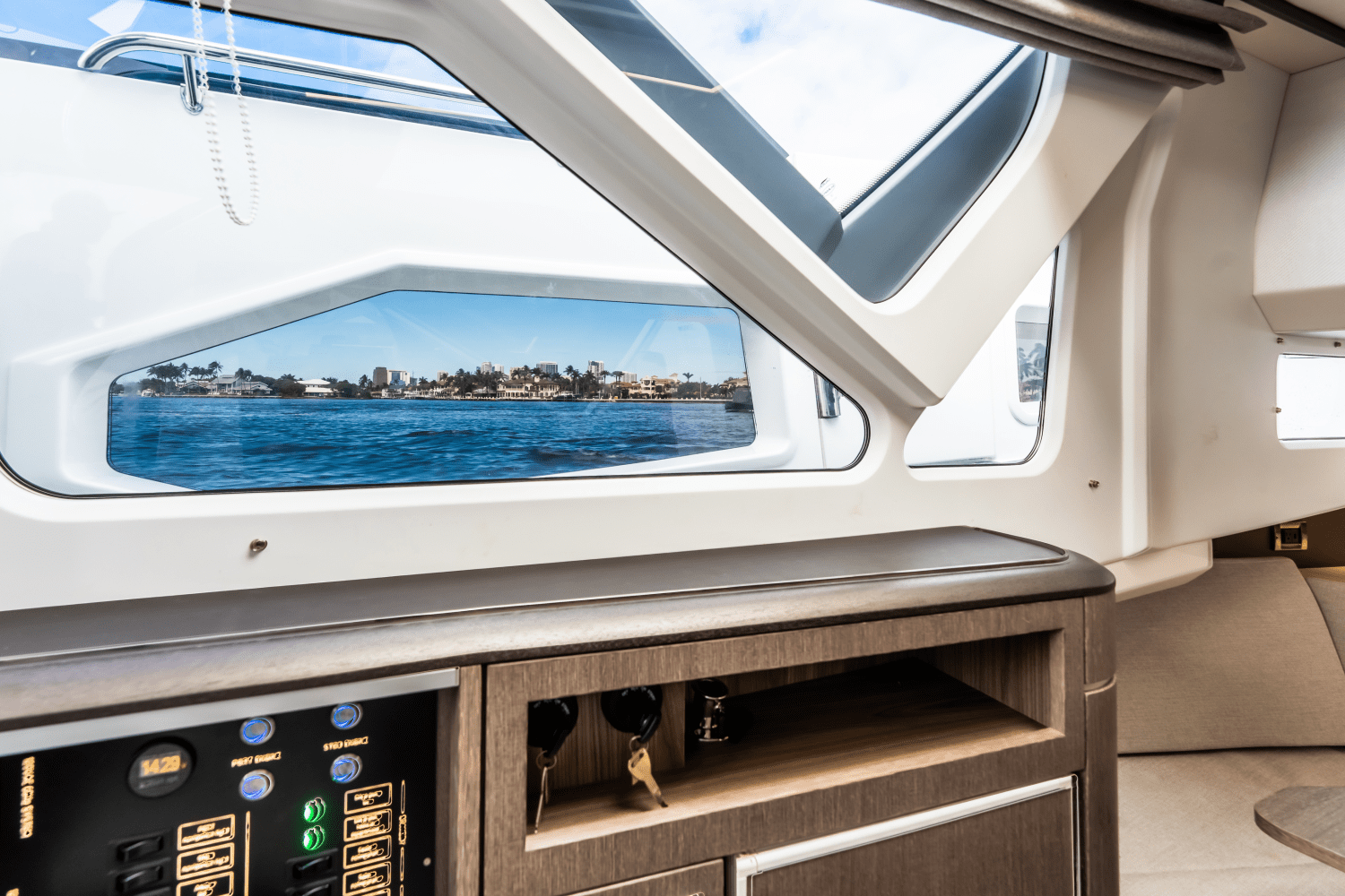 2023 Galeon 325 GTO Image Thumbnail #1