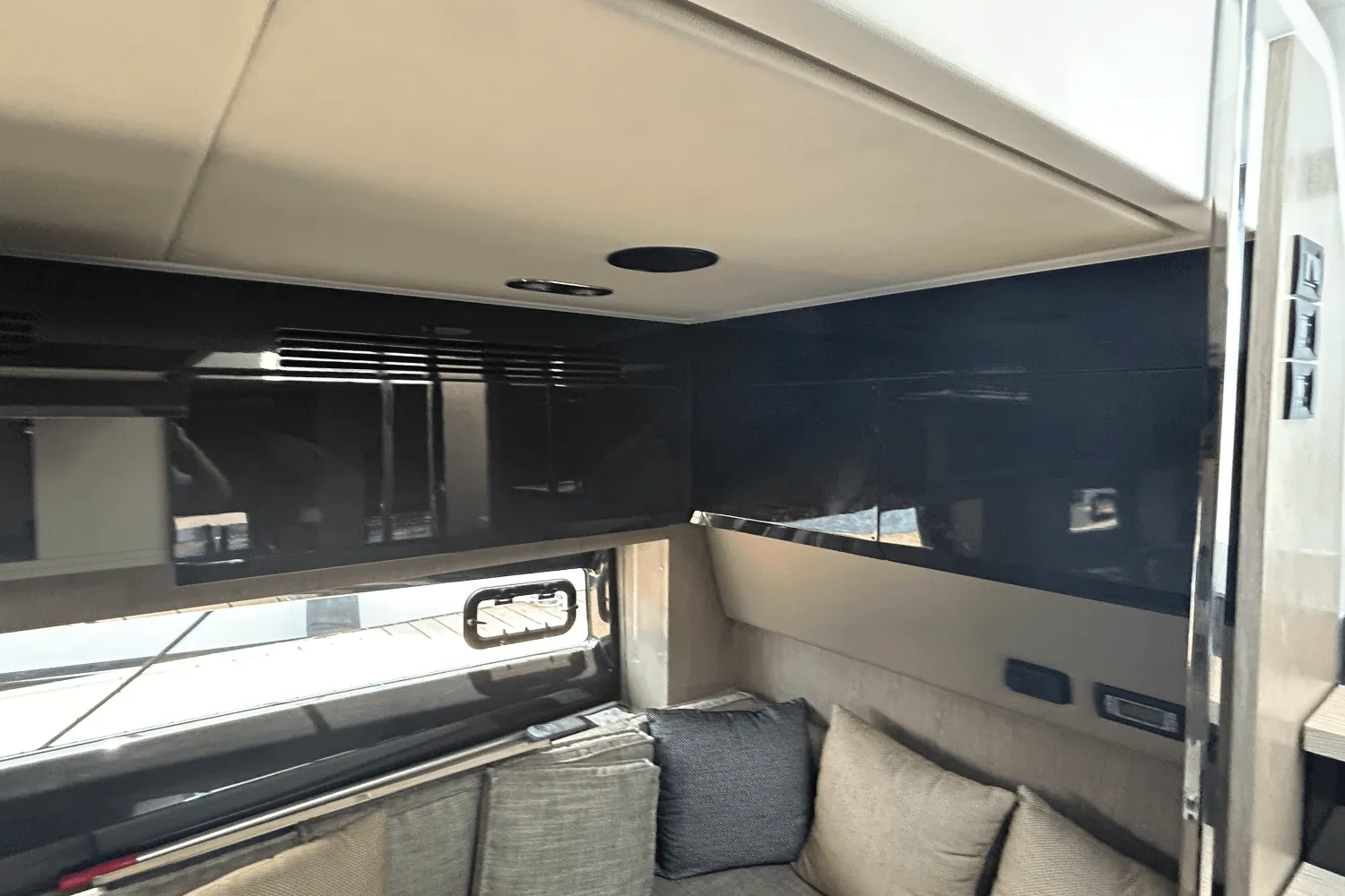2021 Azimut ATLANTIS 51 Image Thumbnail #46