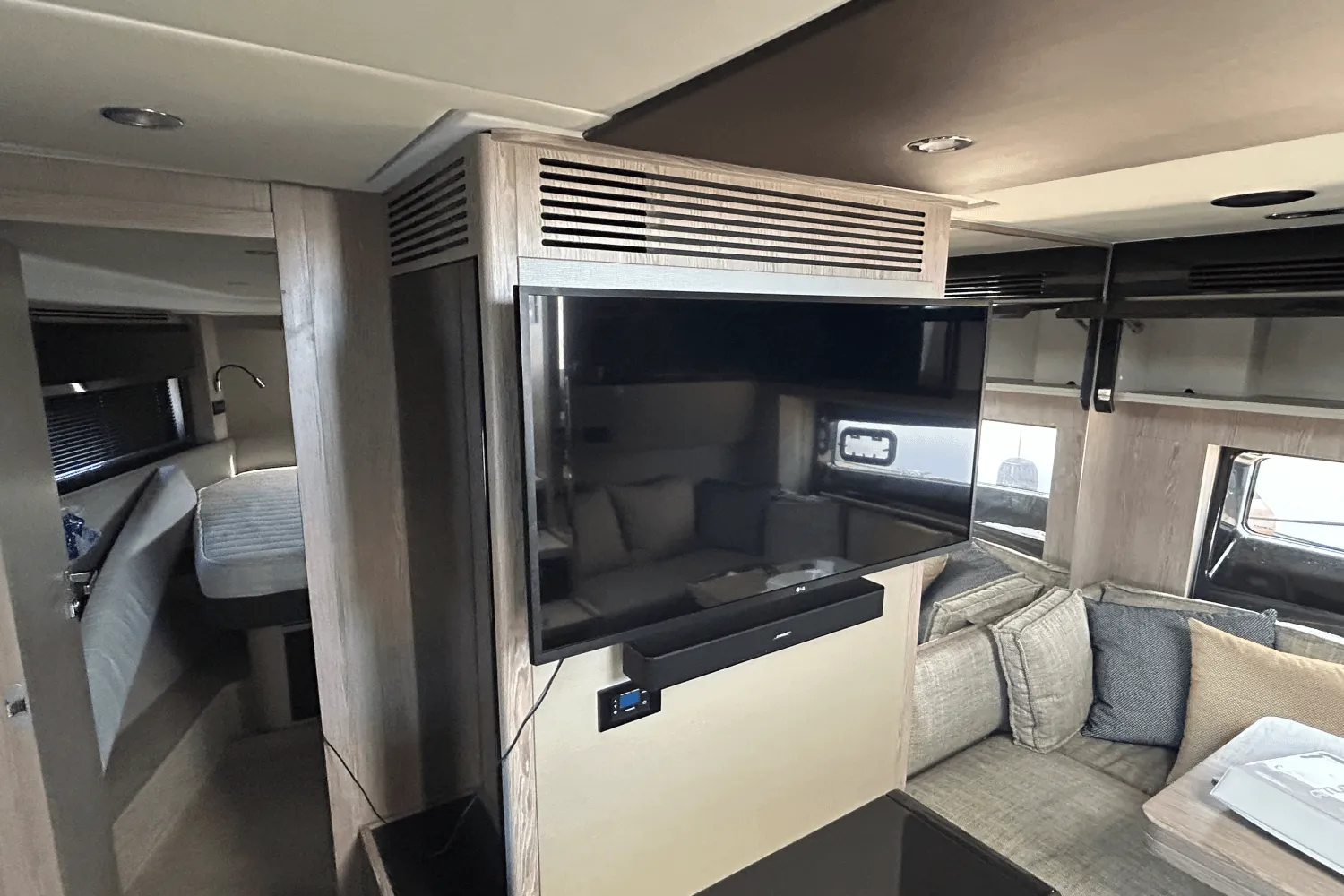 2021 Azimut ATLANTIS 51 Image Thumbnail #48