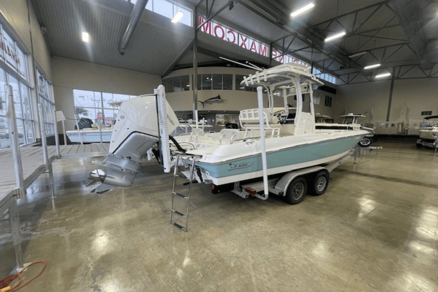 2019 Boston Whaler 240 DAUNTLESS PRO Image Thumbnail #1