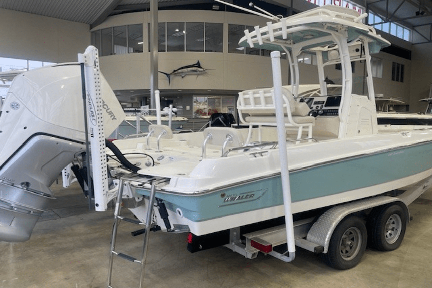 2019 Boston Whaler 240 DAUNTLESS PRO Image Thumbnail #3